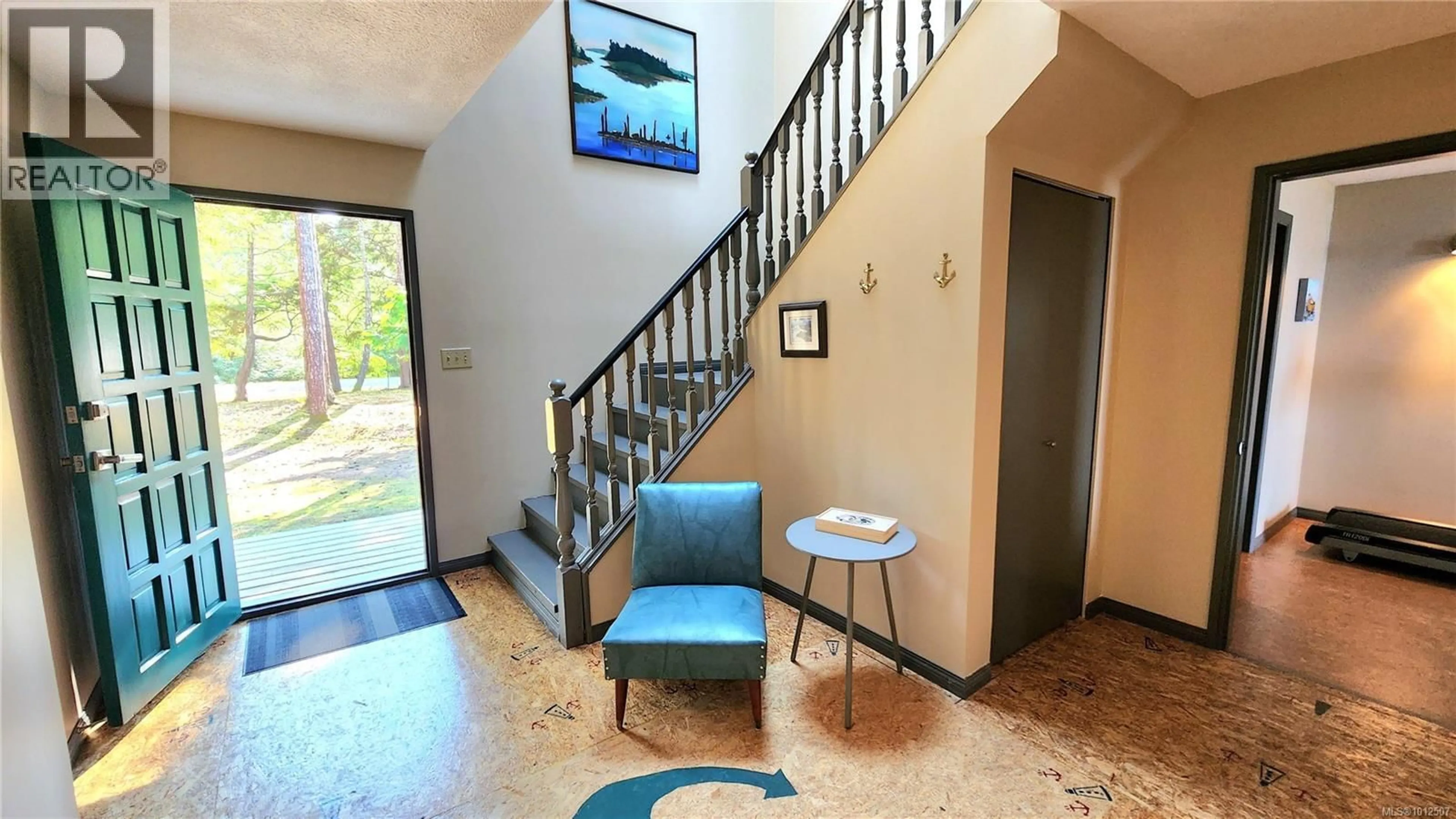 Indoor foyer for 1568 WILD CHERRY TERRACE, Gabriola Island British Columbia V0R1X5