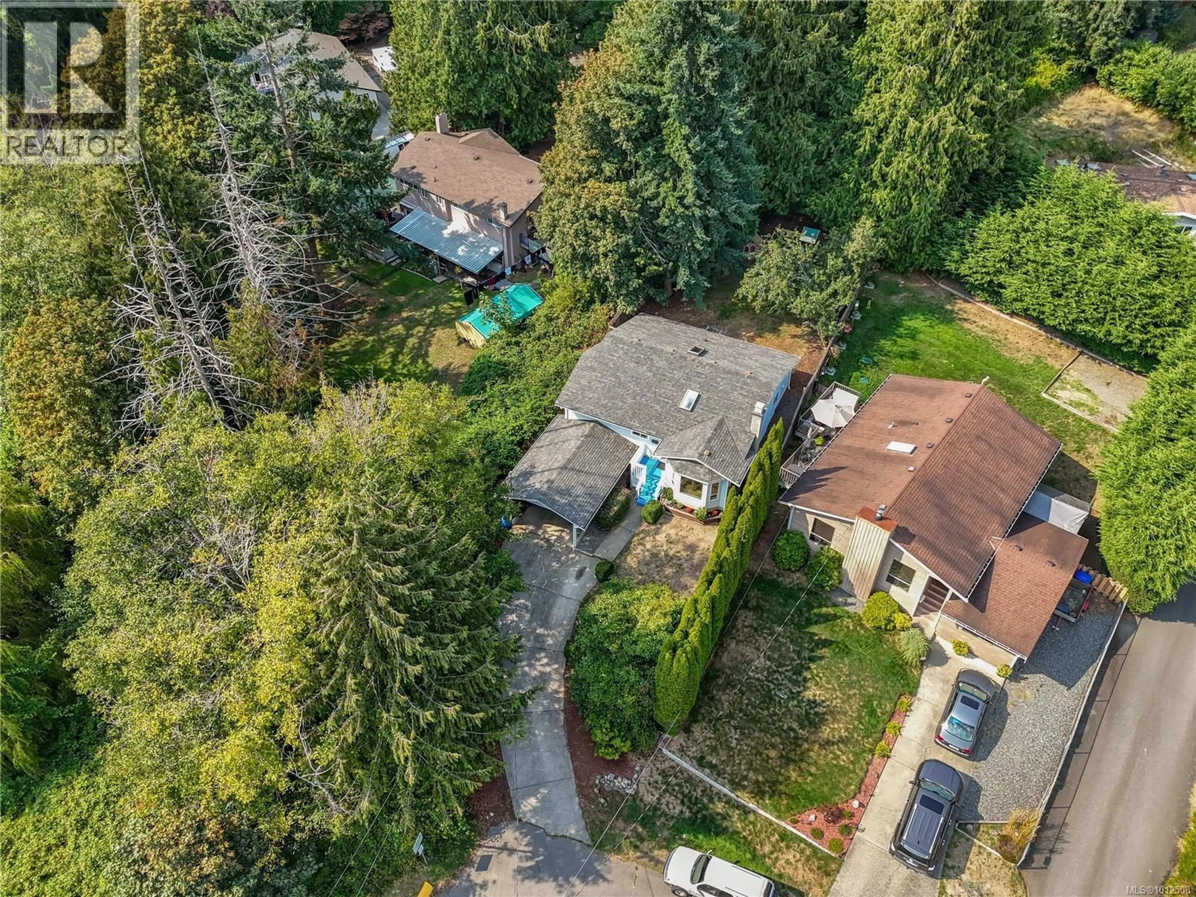 A pic from outside/outdoor area/front of a property/back of a property/a pic from drone, unknown for 528 ELIZABETH ANN DRIVE, Colwood British Columbia V9C3N1