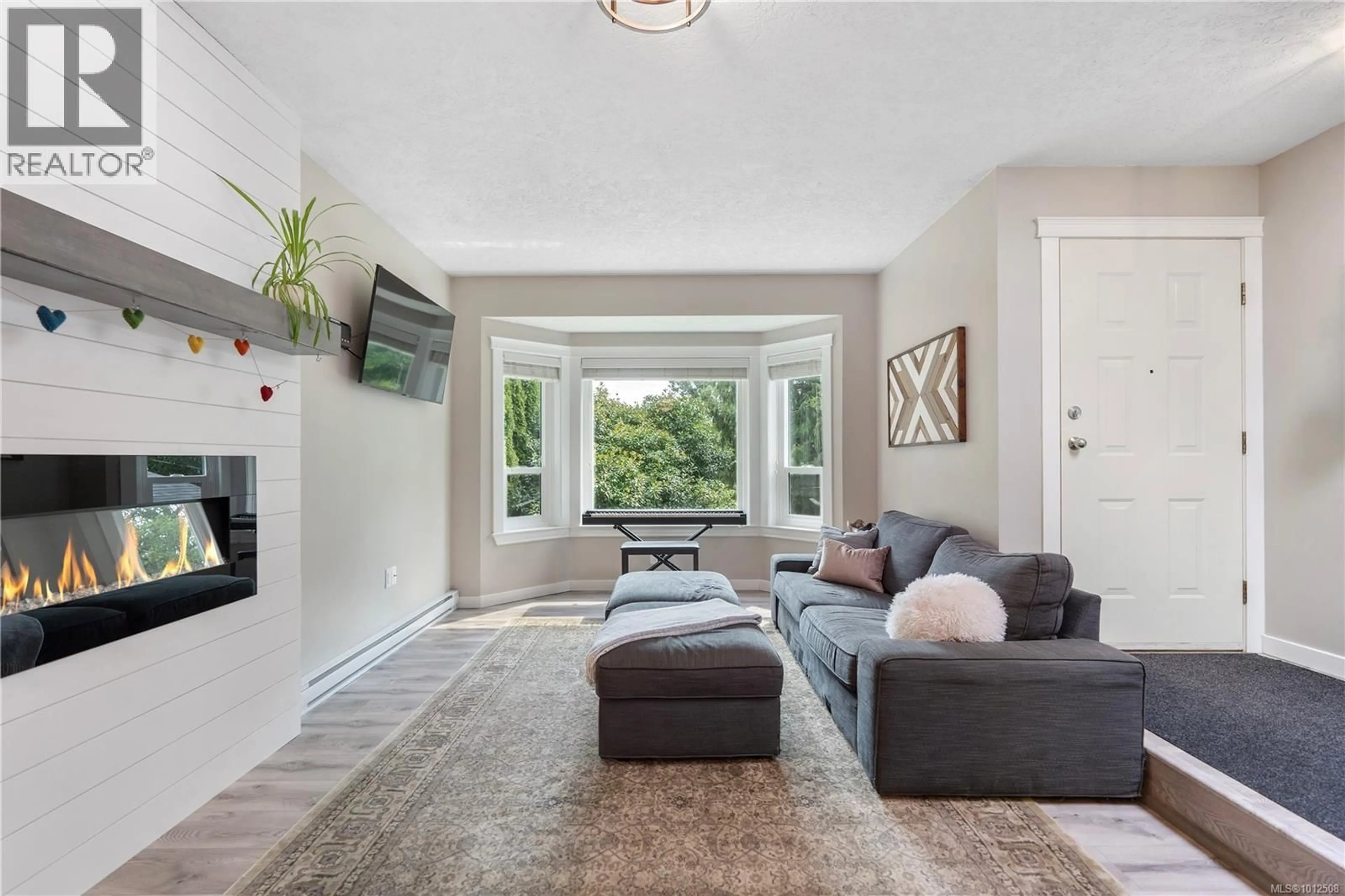 Living room with furniture, unknown for 528 ELIZABETH ANN DRIVE, Colwood British Columbia V9C3N1
