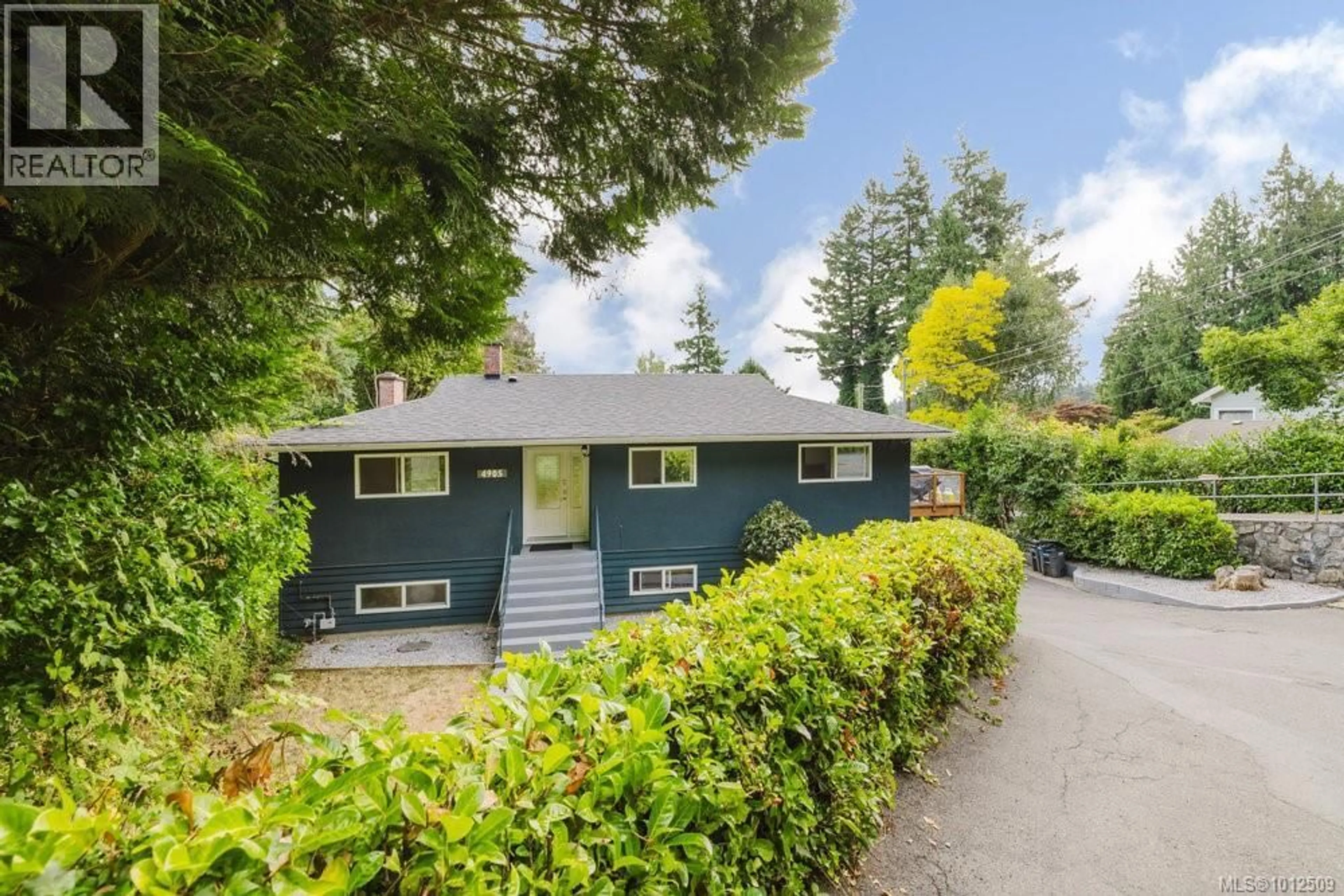 Unknown for 4905 LOCHSIDE DRIVE, Saanich British Columbia V8Y2E6