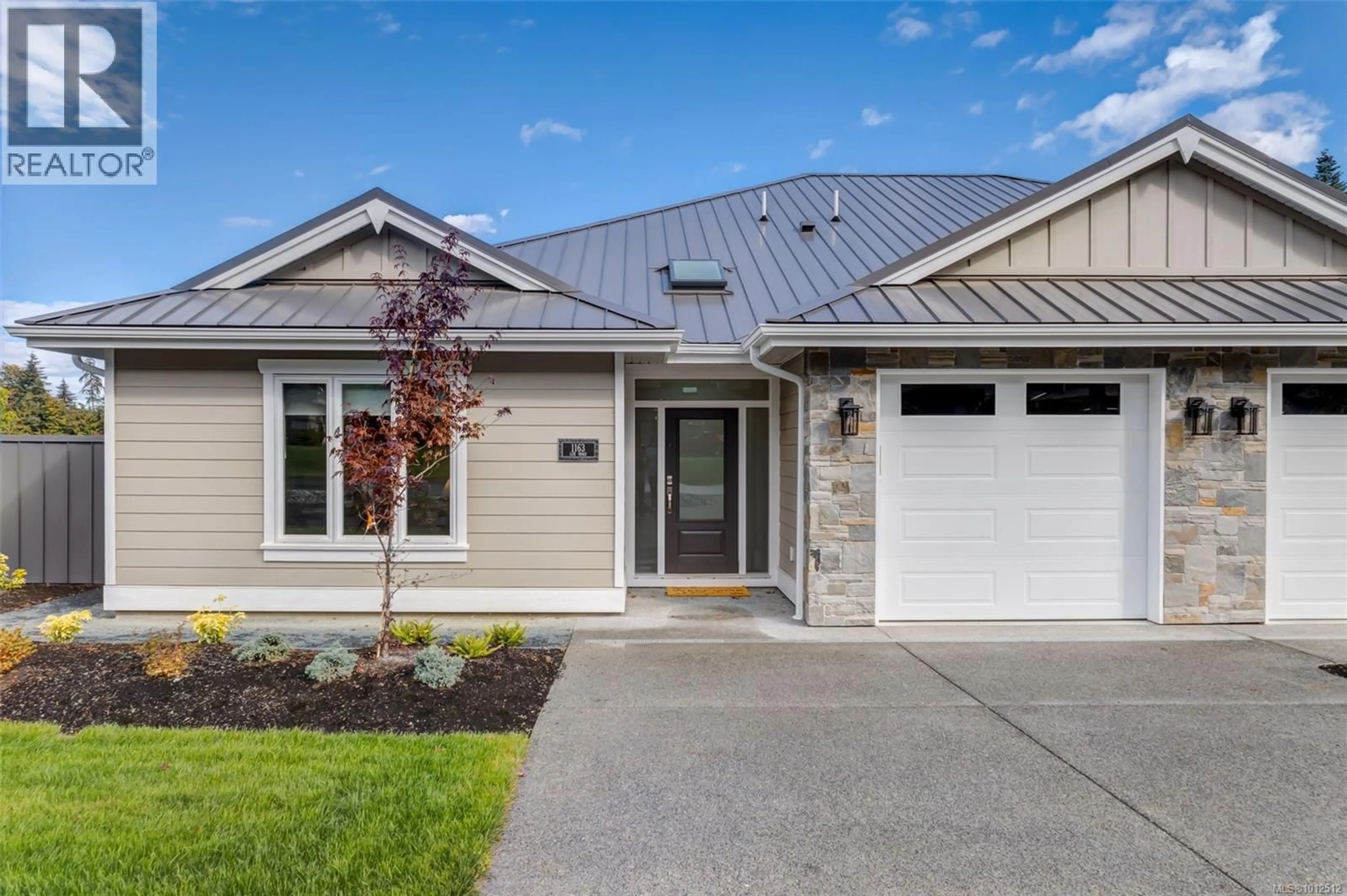 Home with vinyl exterior material, street for 1189 LEE ROAD, Parksville British Columbia V9P2L2