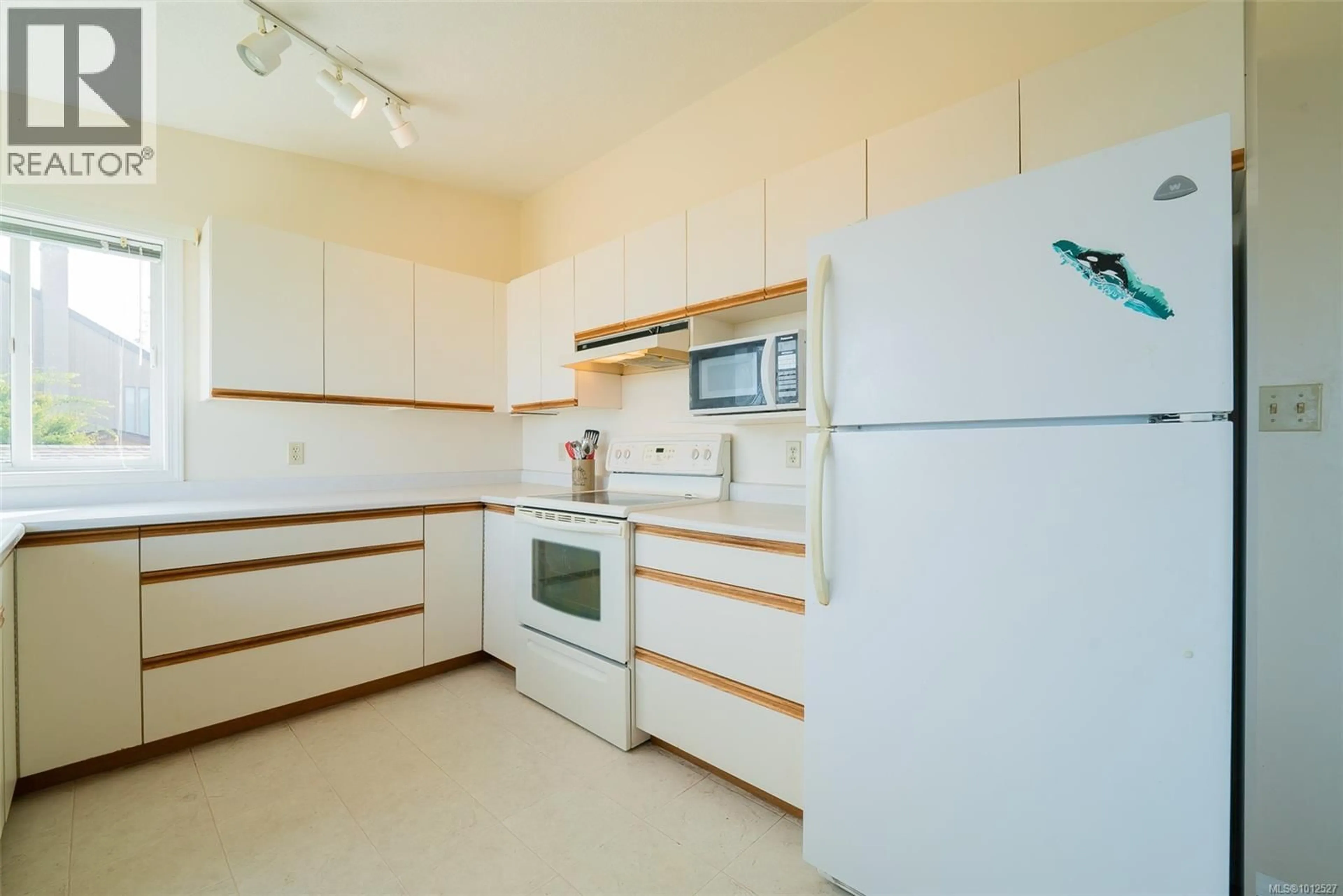 Standard kitchen, unknown for 148 SAND PIPER PLACE, Nanaimo British Columbia V9V1H5