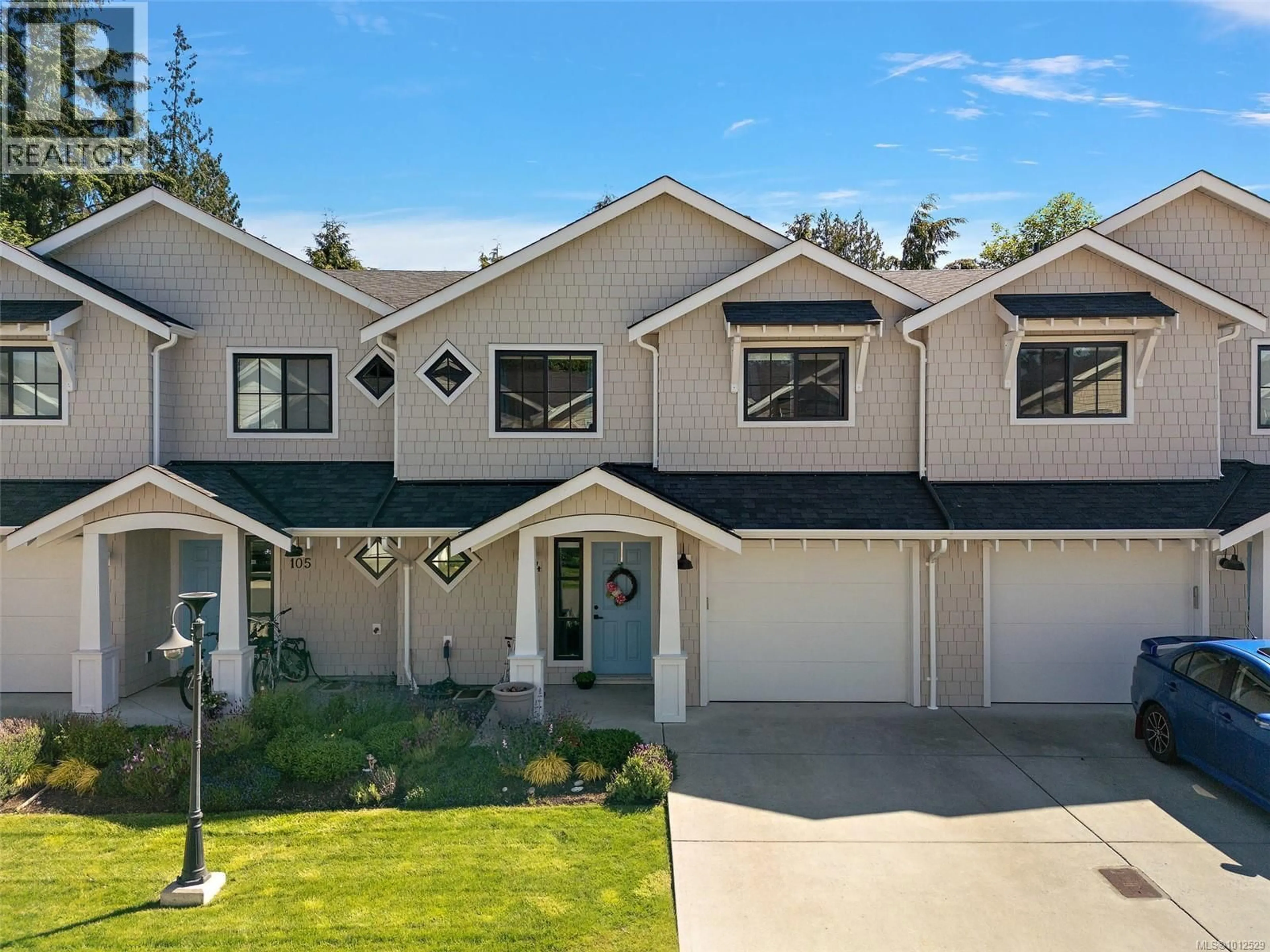 Home with vinyl exterior material, street for 104 - 2096 KENNEDY STREET, Sooke British Columbia V9Z0Z1