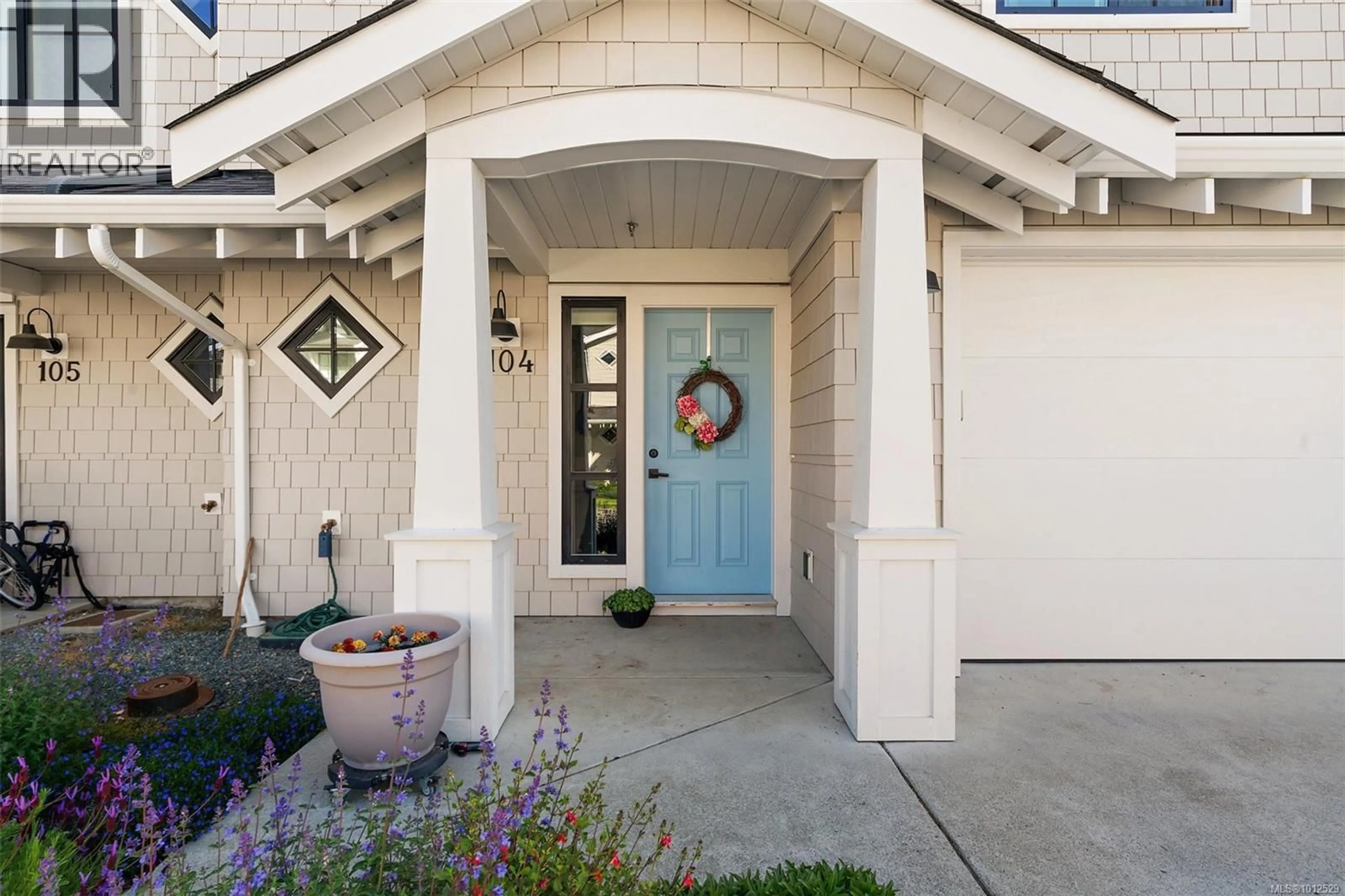 Indoor entryway for 104 - 2096 KENNEDY STREET, Sooke British Columbia V9Z0Z1