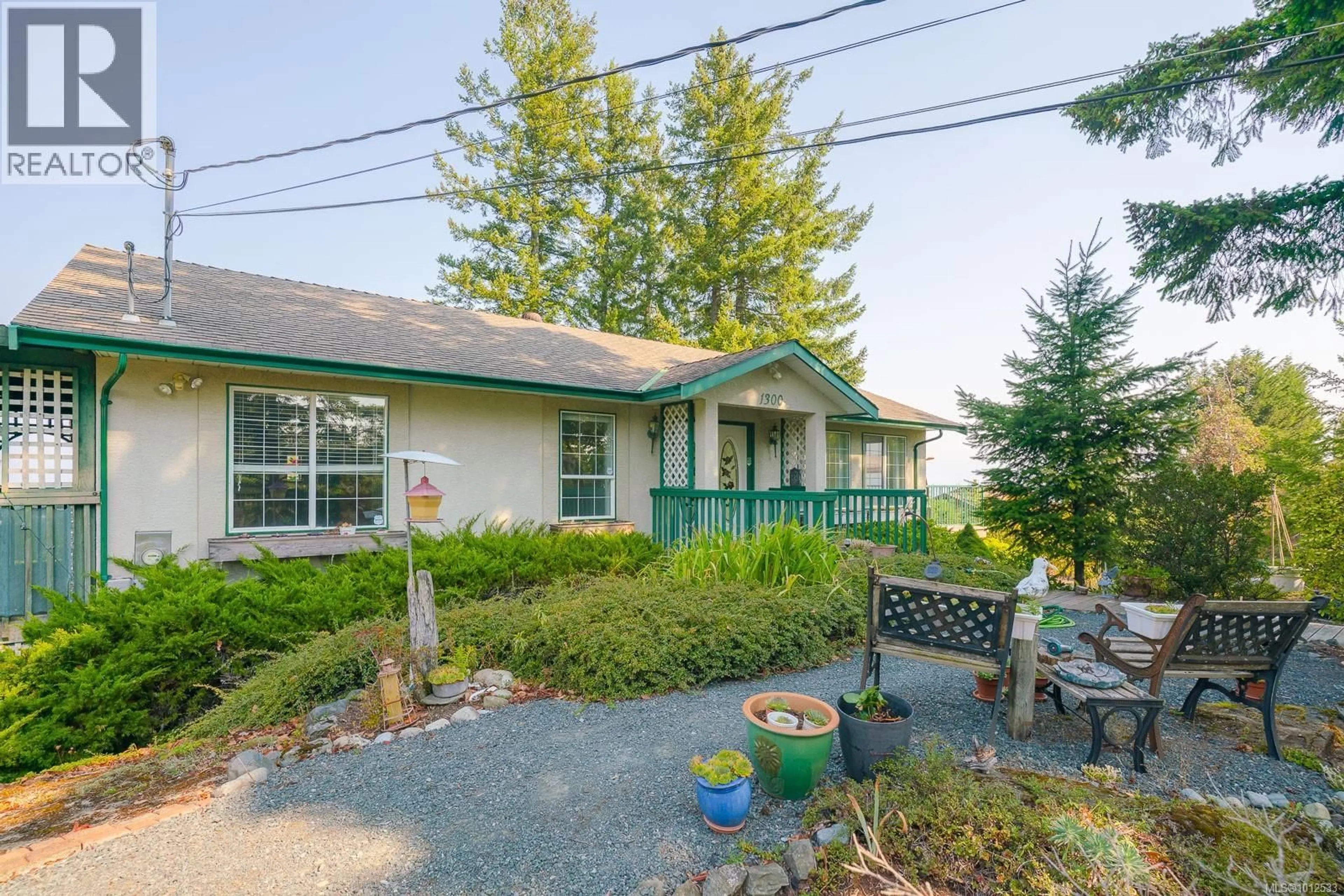 Patio, street for 1300 LANGARA DRIVE, Nanaimo British Columbia V9R6A8