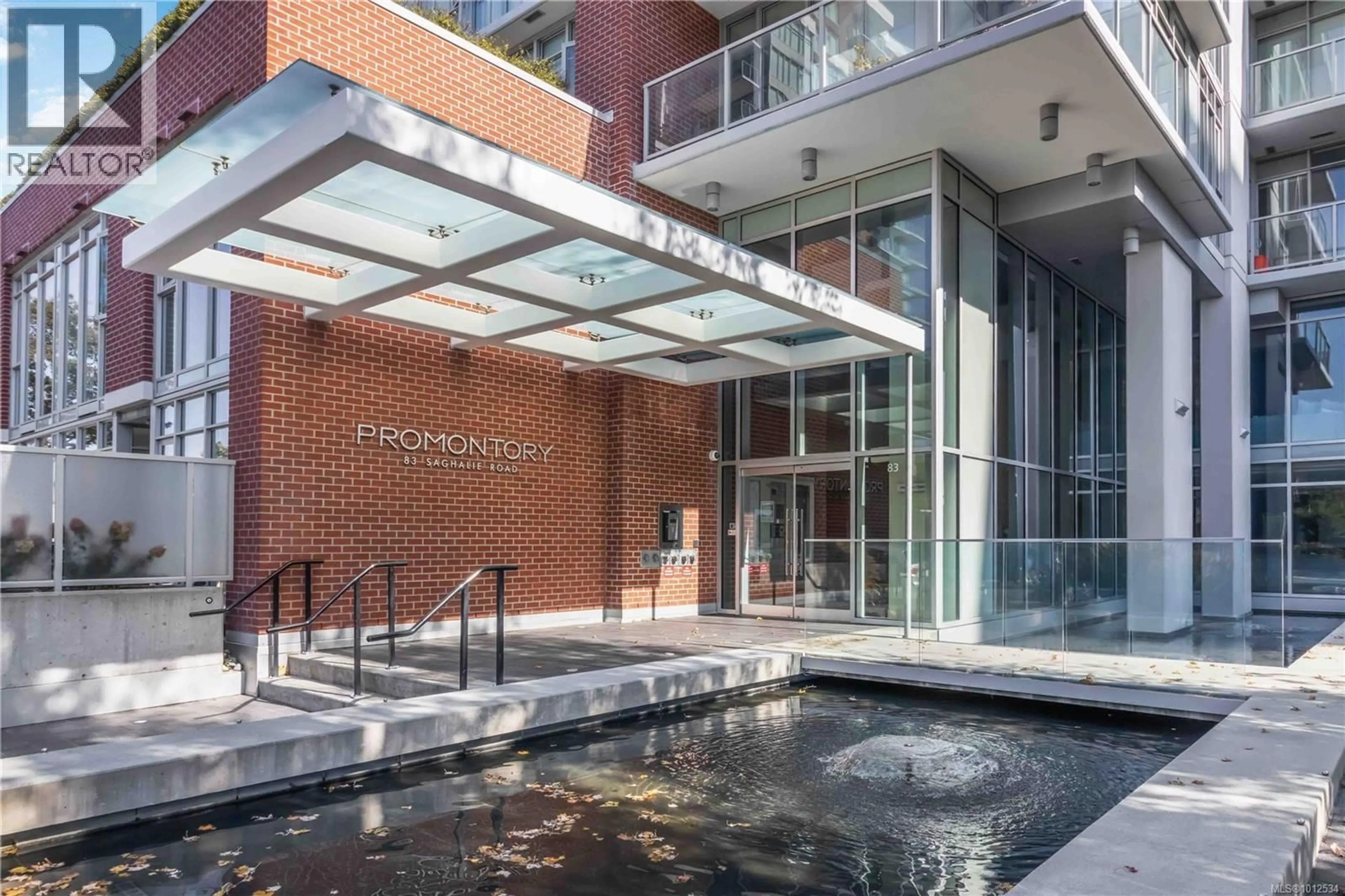 Indoor foyer for 303 - 83 SAGHALIE ROAD, Victoria British Columbia V9A0E7