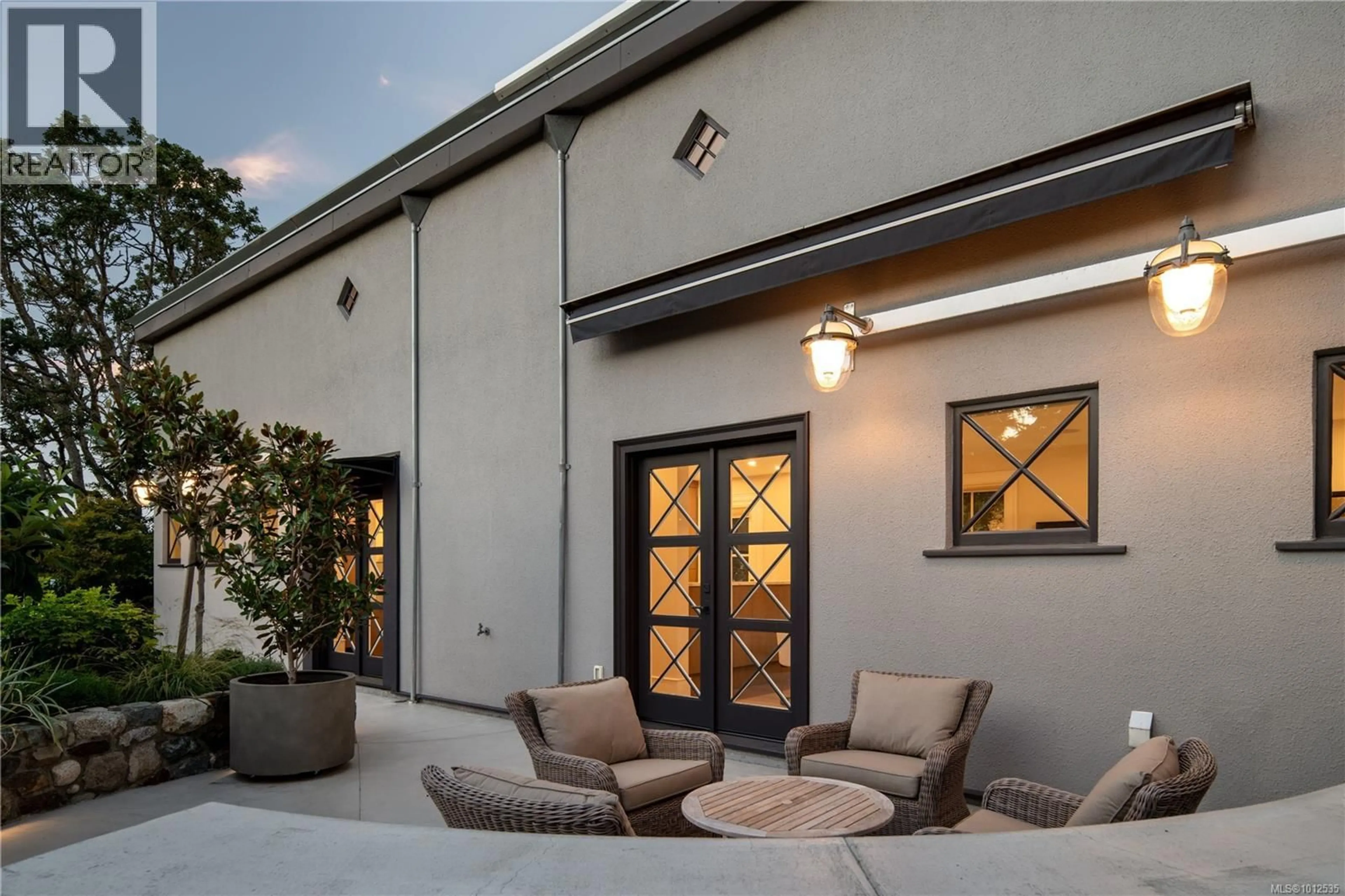Patio, street for 2175 GRANITE STREET, Oak Bay British Columbia V8S3G8