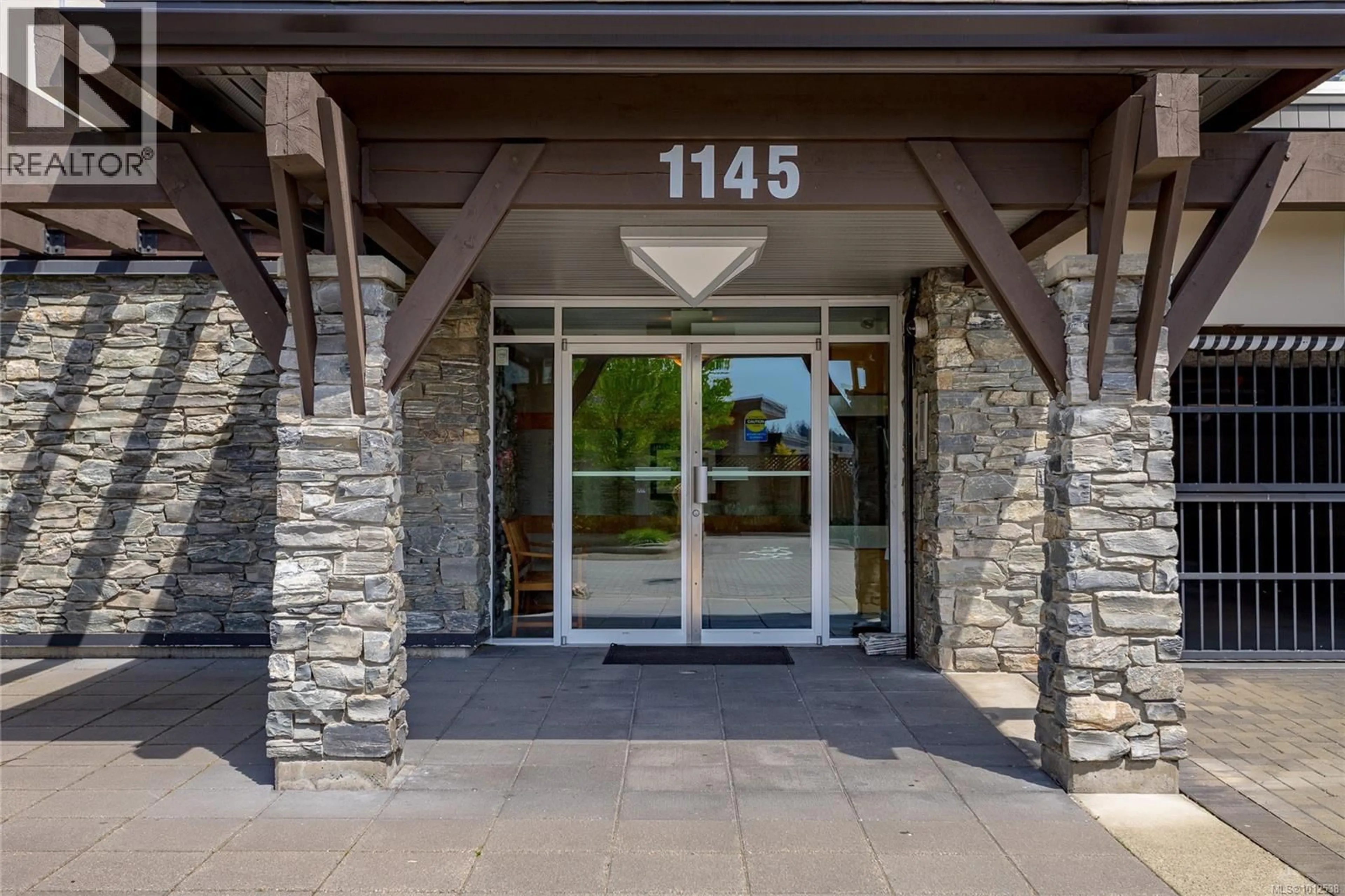 Indoor foyer for 415 - 1145 SIKORSKY ROAD, Langford British Columbia V9B0M8
