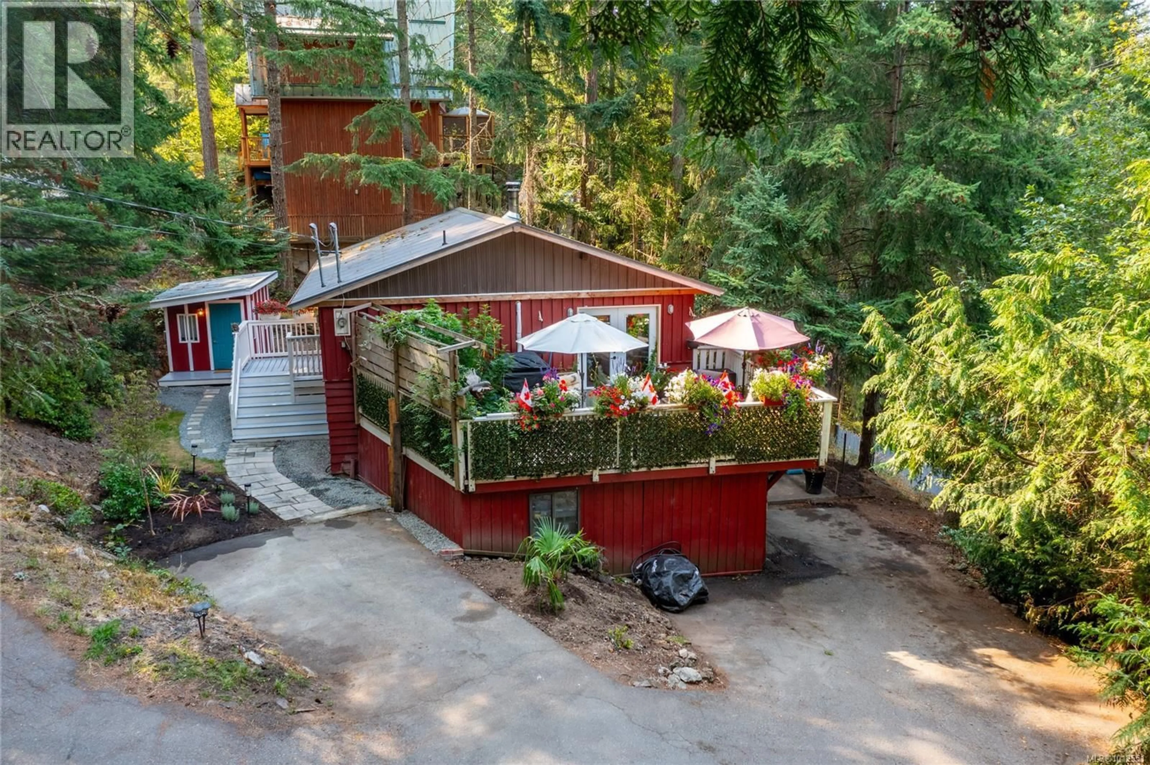 Patio, street for 3617 FOC-SLE ROAD, Pender Island British Columbia V0N2M0