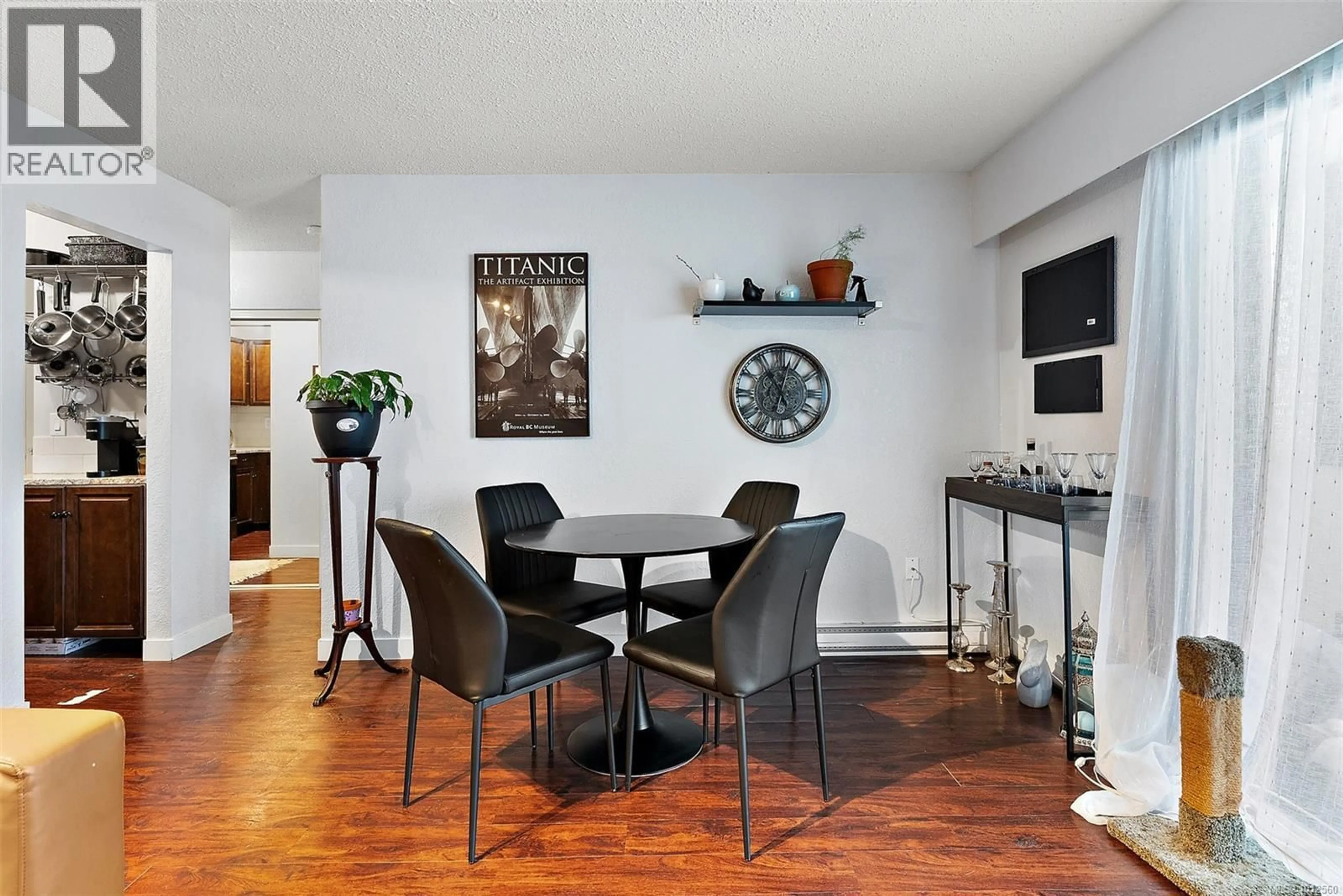 Dining room, wood/laminate floor for 104 - 2610 GRAHAM STREET, Victoria British Columbia V8T3Y9