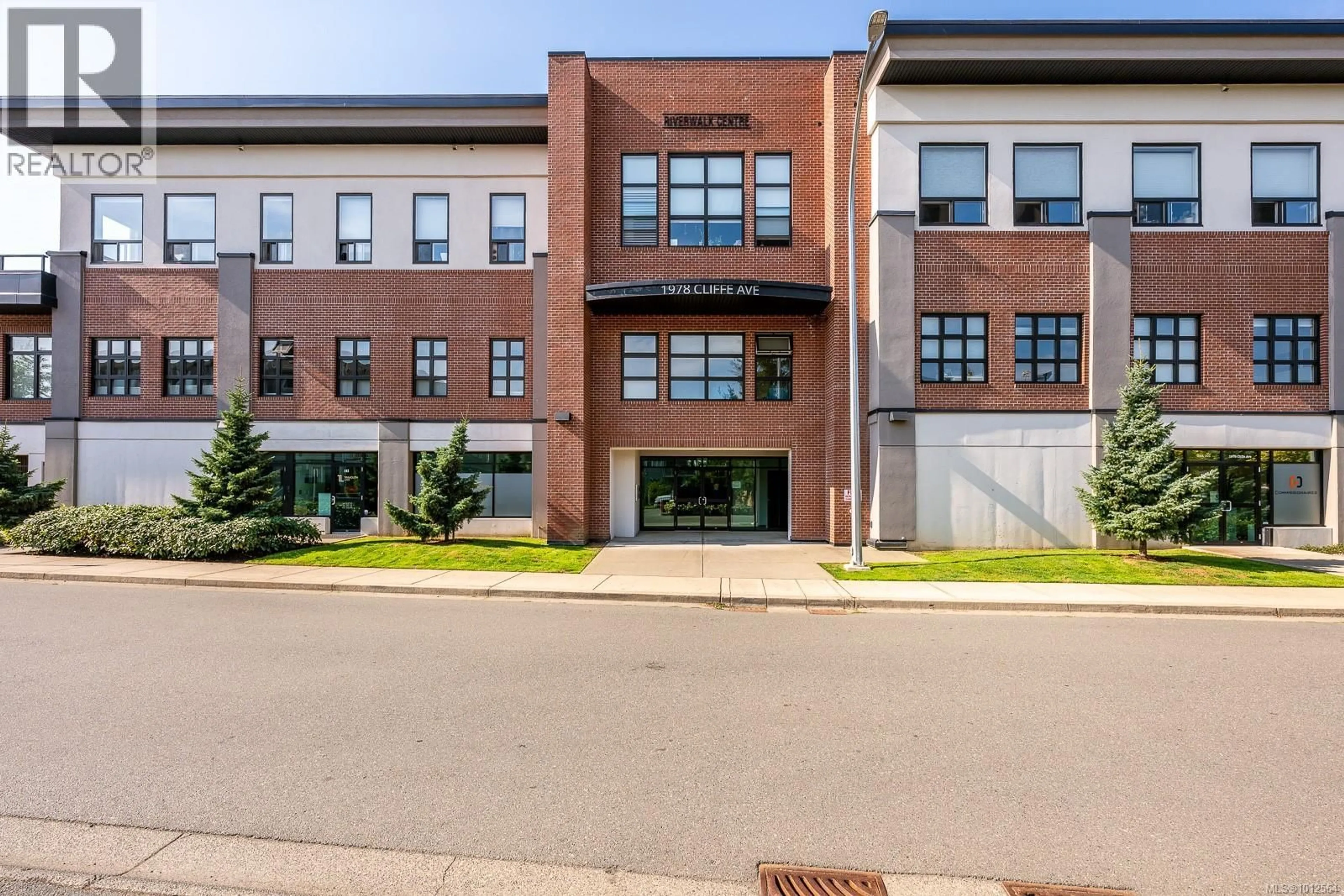 Home with brick exterior material, street for 302 - 1978 CLIFFE AVENUE, Courtenay British Columbia V9N2L1