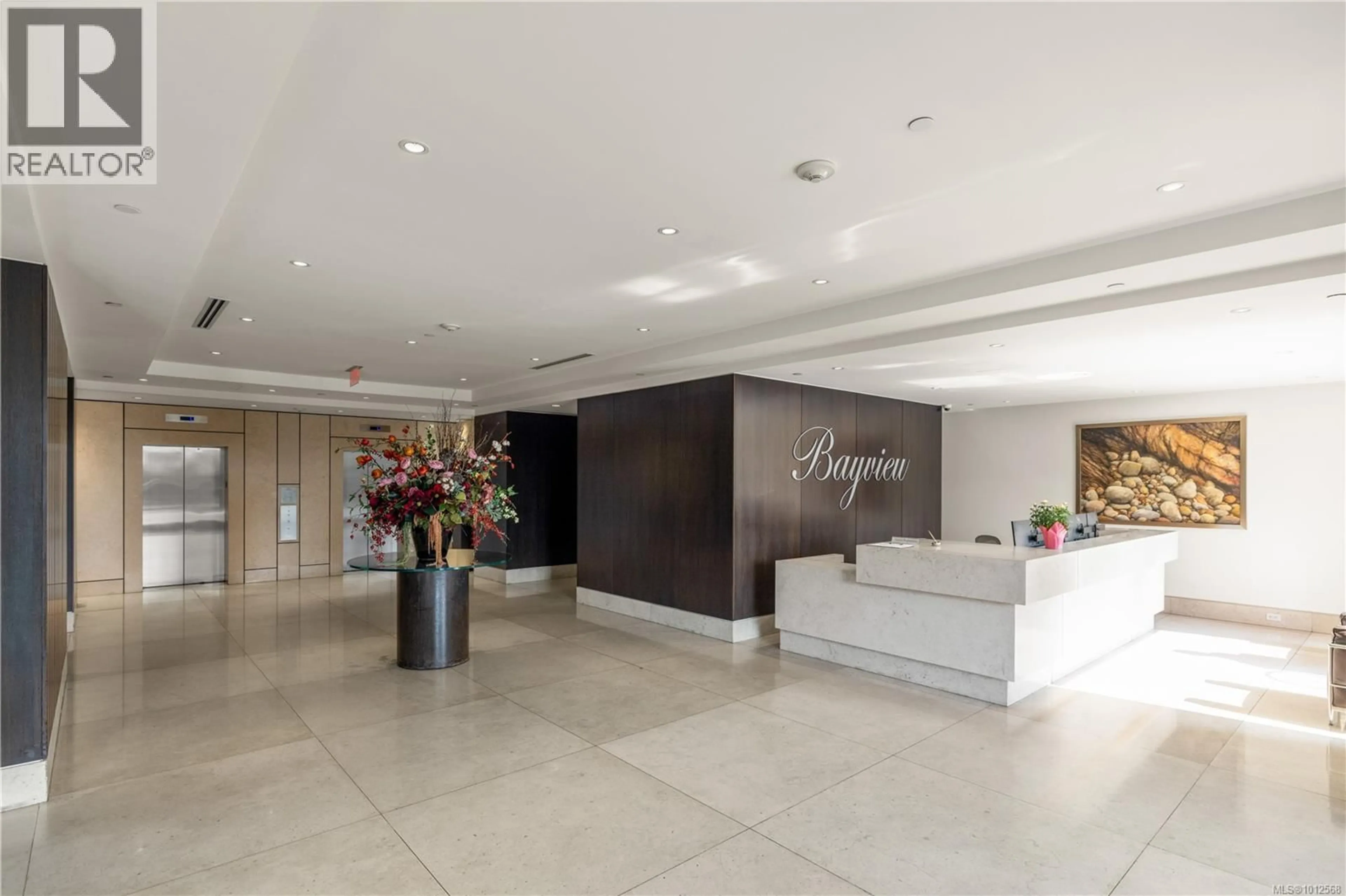 Indoor foyer for 210 - 100 SAGHALIE ROAD, Victoria British Columbia V9A0A1