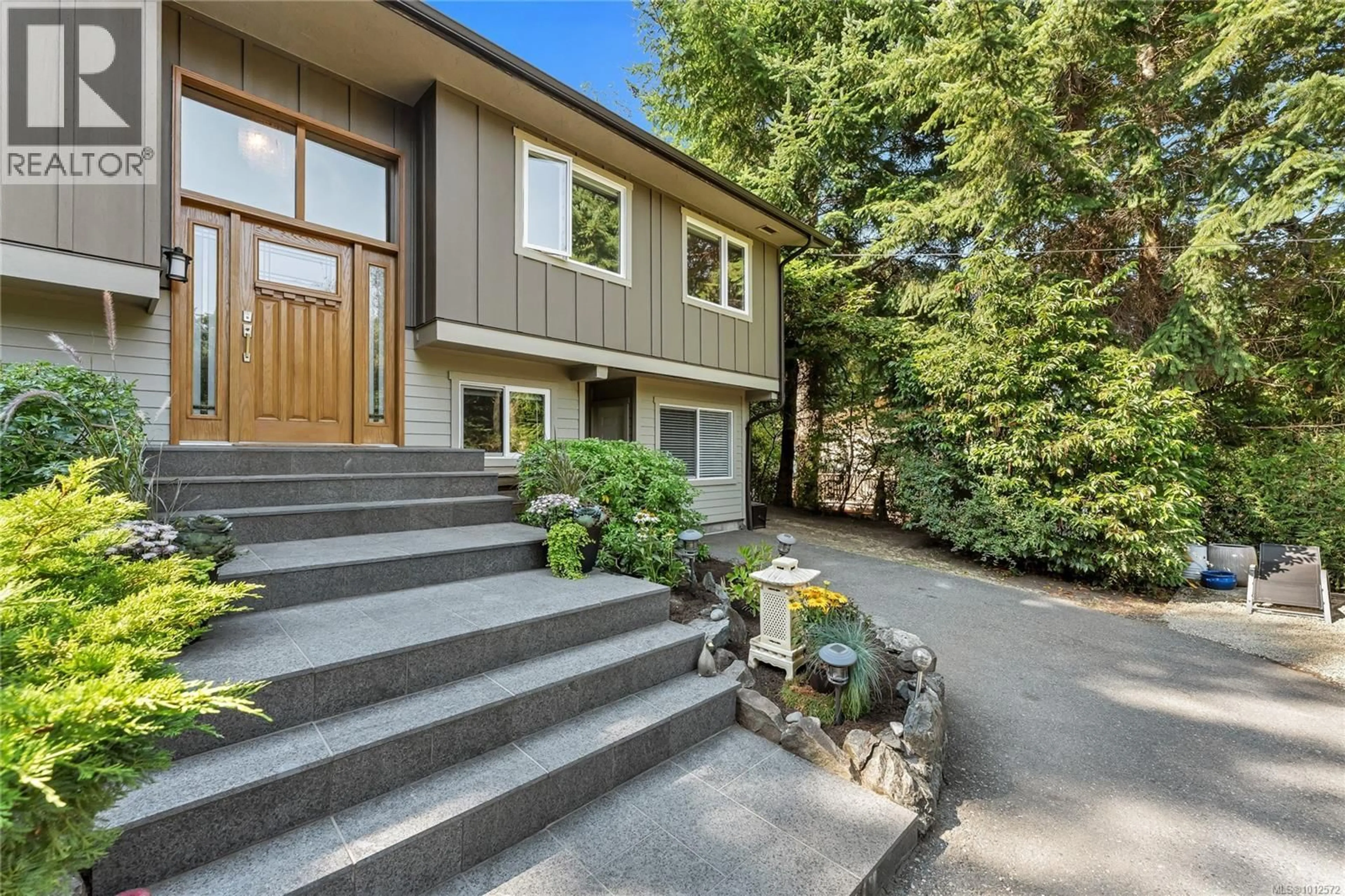 Unknown for 5222 BECKTON ROAD, Saanich British Columbia V8Y2C1