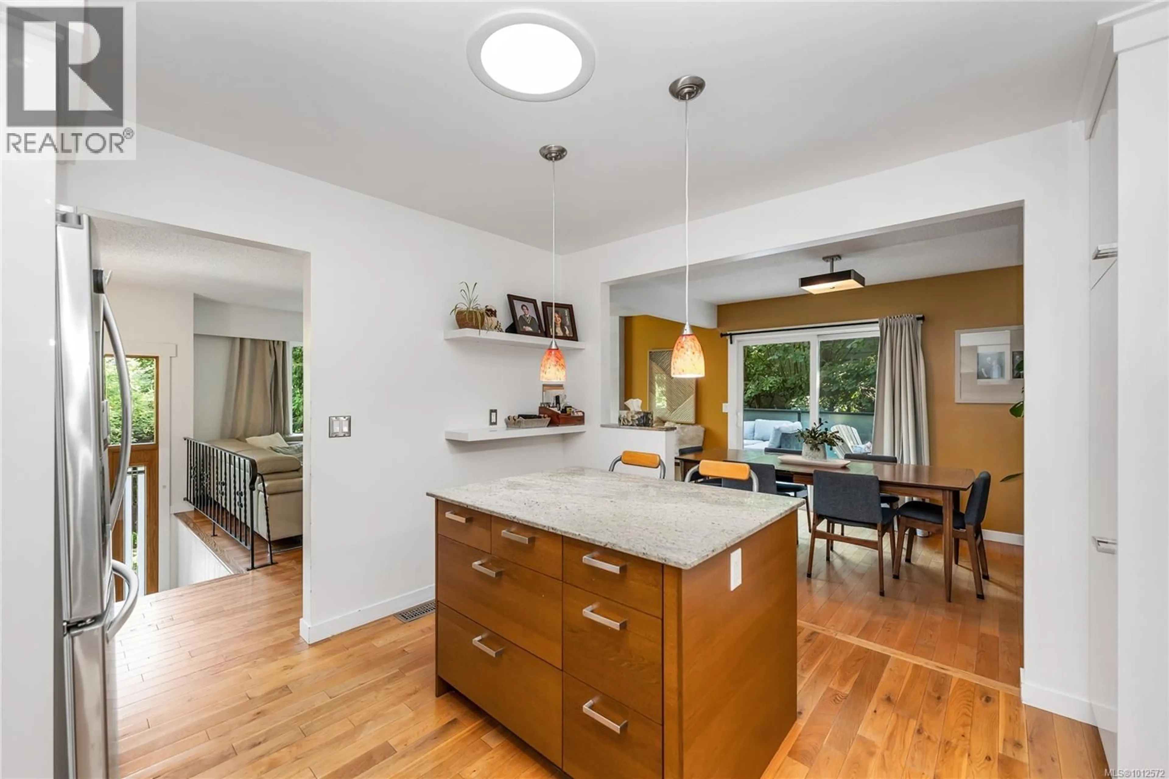 Open concept kitchen, unknown for 5222 BECKTON ROAD, Saanich British Columbia V8Y2C1