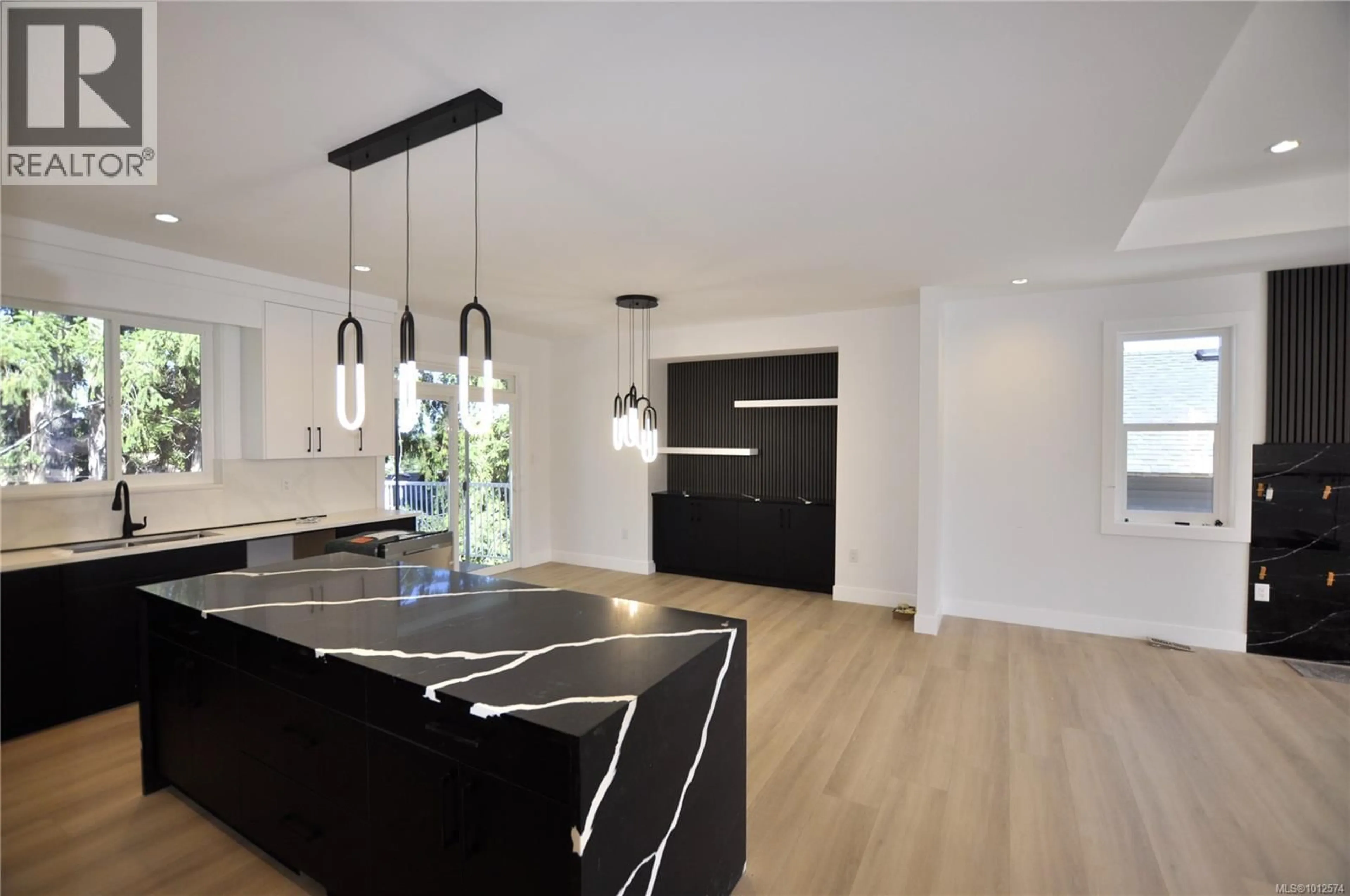 Contemporary kitchen, unknown for 610 ROTAYO ROAD, Nanaimo British Columbia V9R3T3