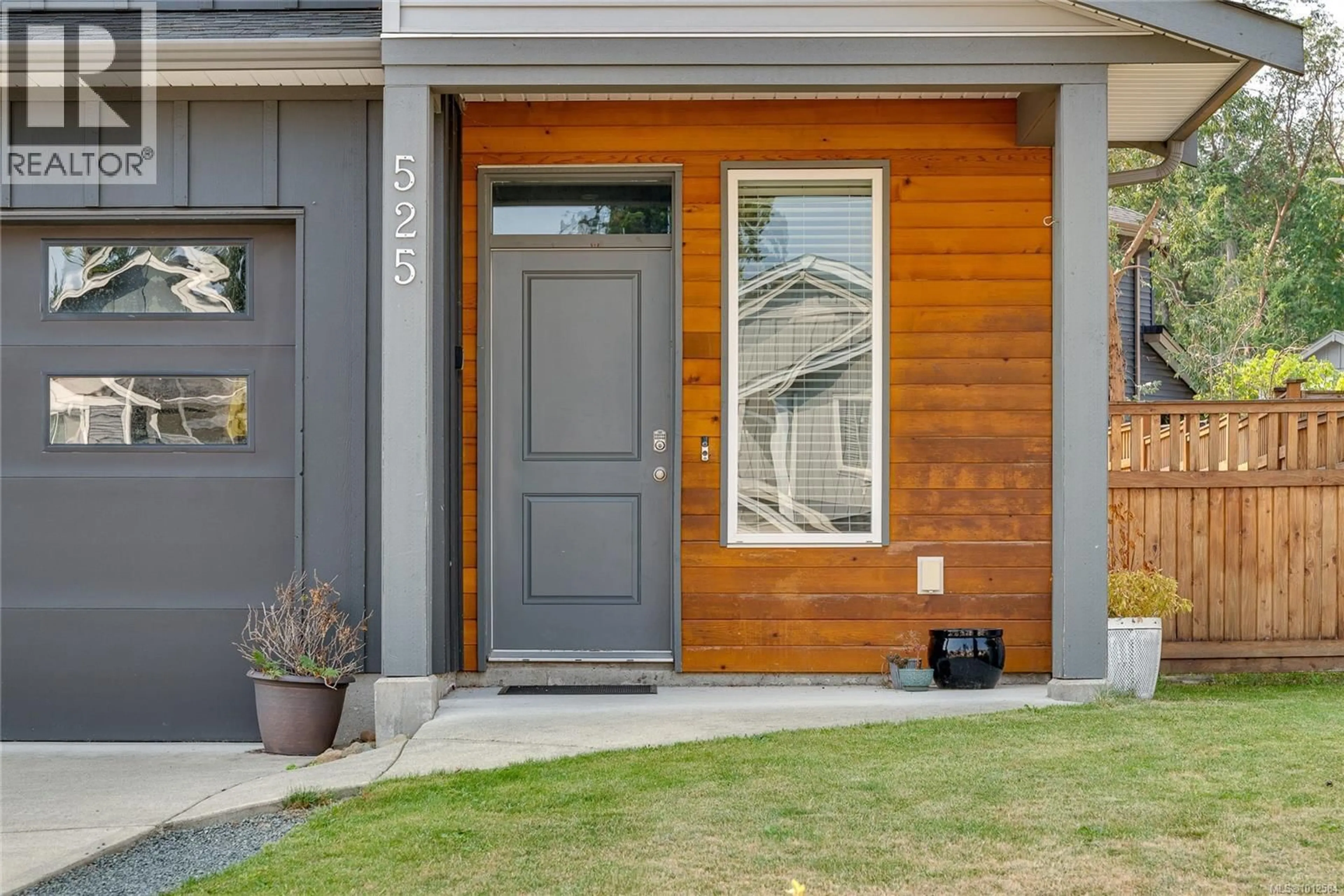 Indoor entryway for 525 STEEVES ROAD, Nanaimo British Columbia V9R0H8