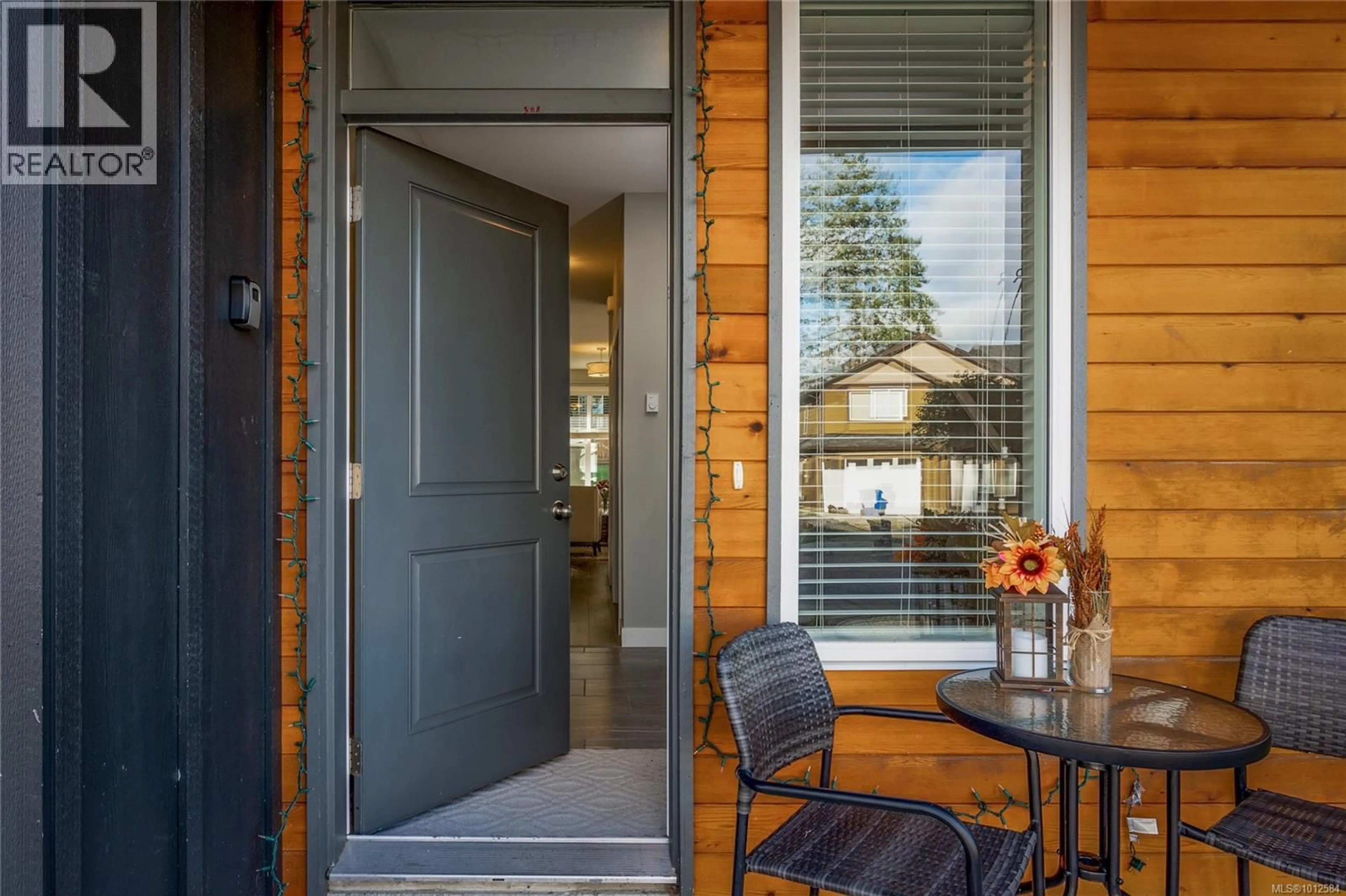 Indoor entryway for 525 STEEVES ROAD, Nanaimo British Columbia V9R0H8