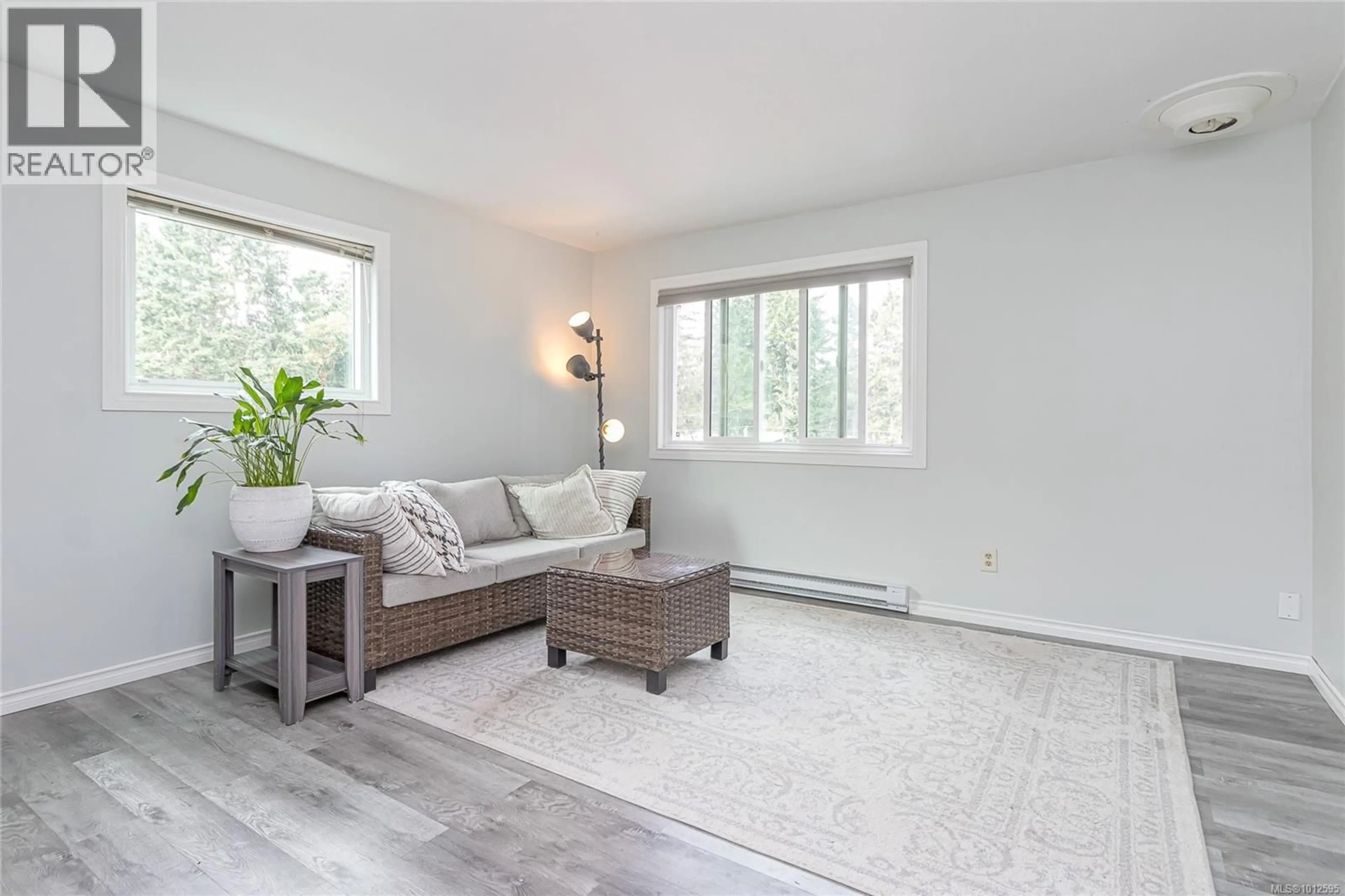 Living room with furniture, unknown for 3359 BARRINGTON ROAD, Nanaimo British Columbia V9T5R5