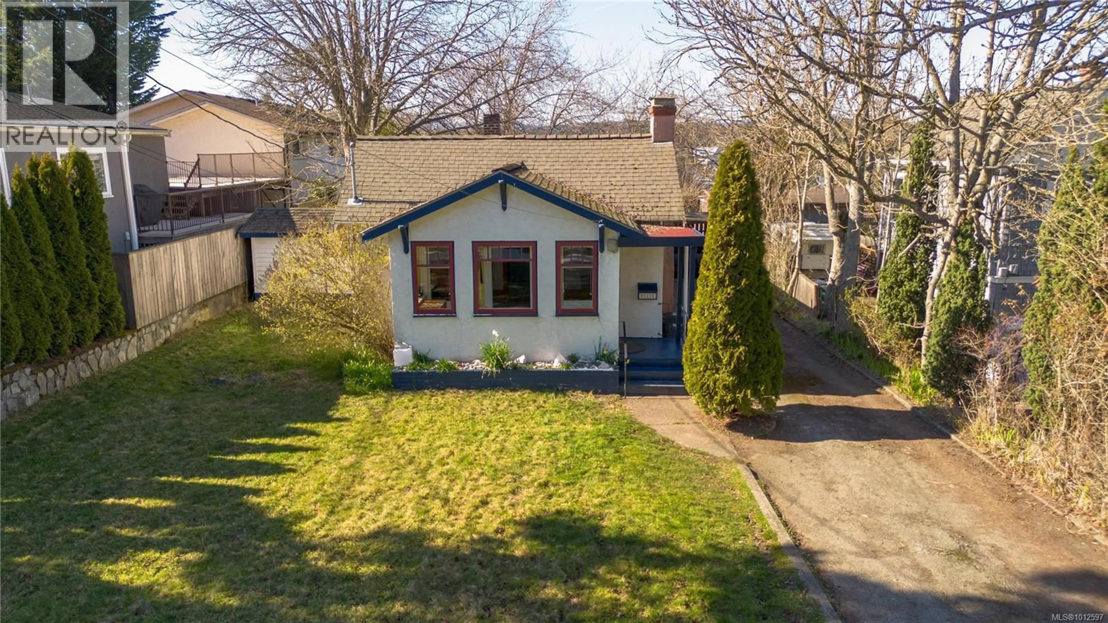 A pic from outside/outdoor area/front of a property/back of a property/a pic from drone, street for 3228 SEATON STREET, Saanich British Columbia V8Z3V7