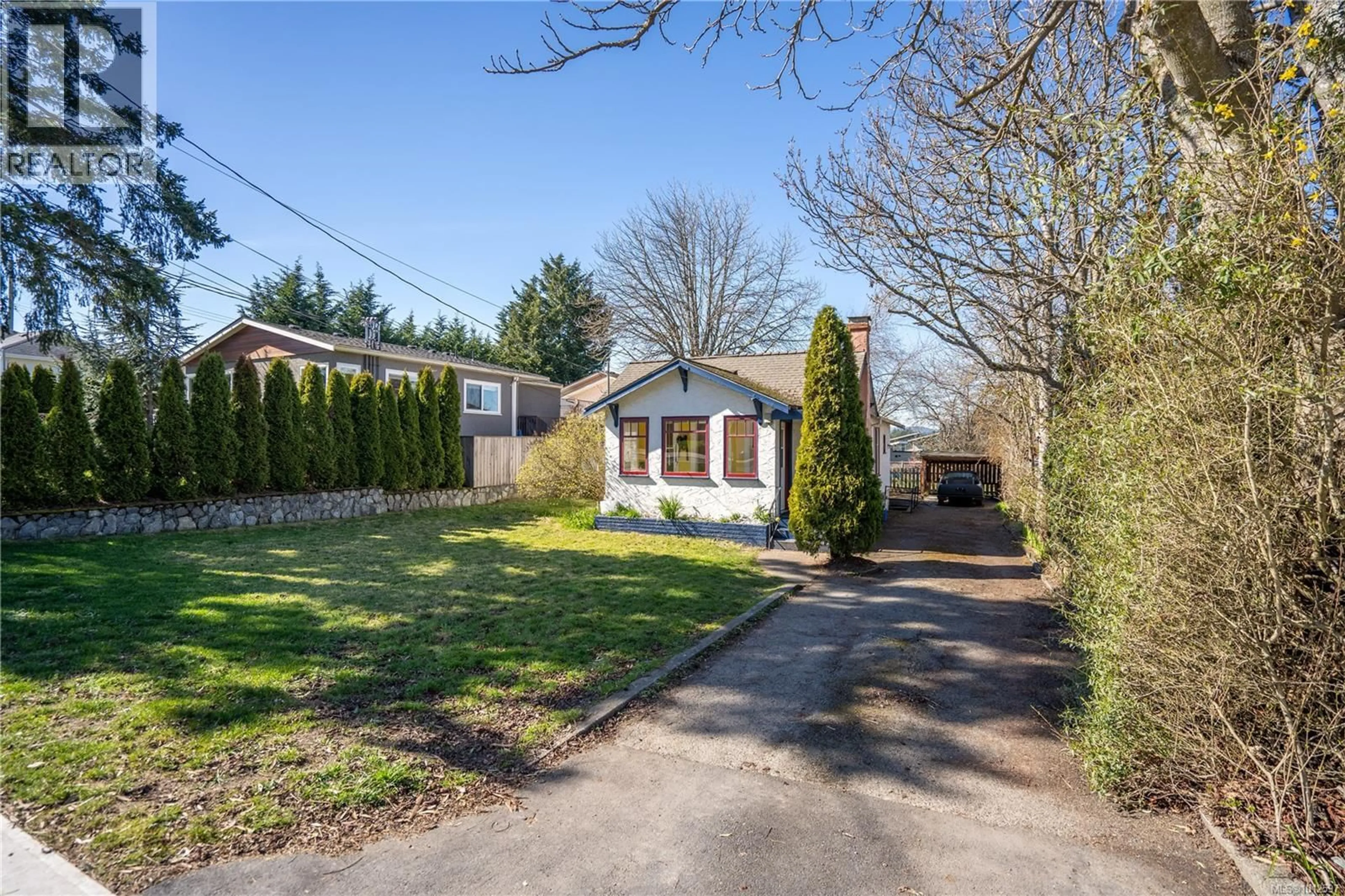 A pic from outside/outdoor area/front of a property/back of a property/a pic from drone, street for 3228 SEATON STREET, Saanich British Columbia V8Z3V7