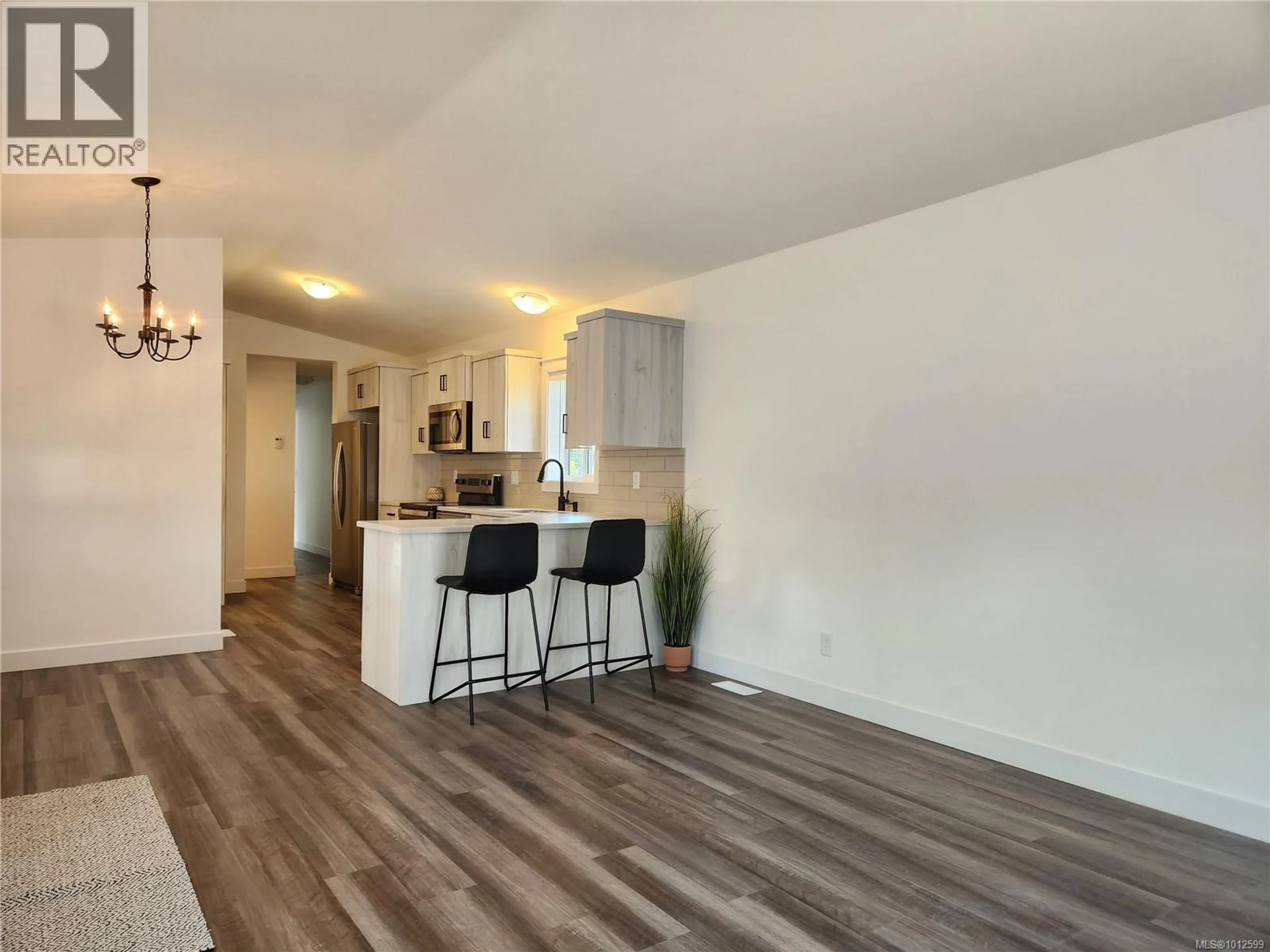 Open concept kitchen, wood/laminate floor for 30 - 5555 GRANDVIEW ROAD, Port Alberni British Columbia V9Y8H5