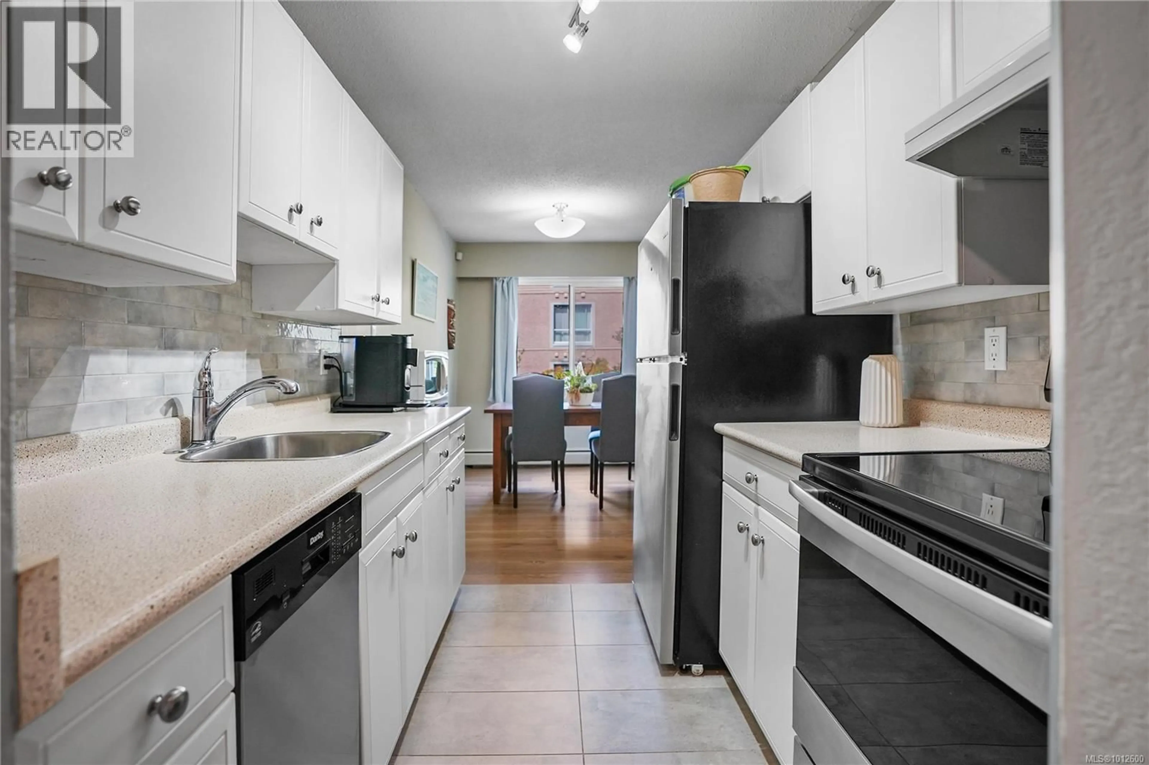 Standard kitchen, unknown for 202 - 1040 ROCKLAND AVENUE, Victoria British Columbia V8V3H5