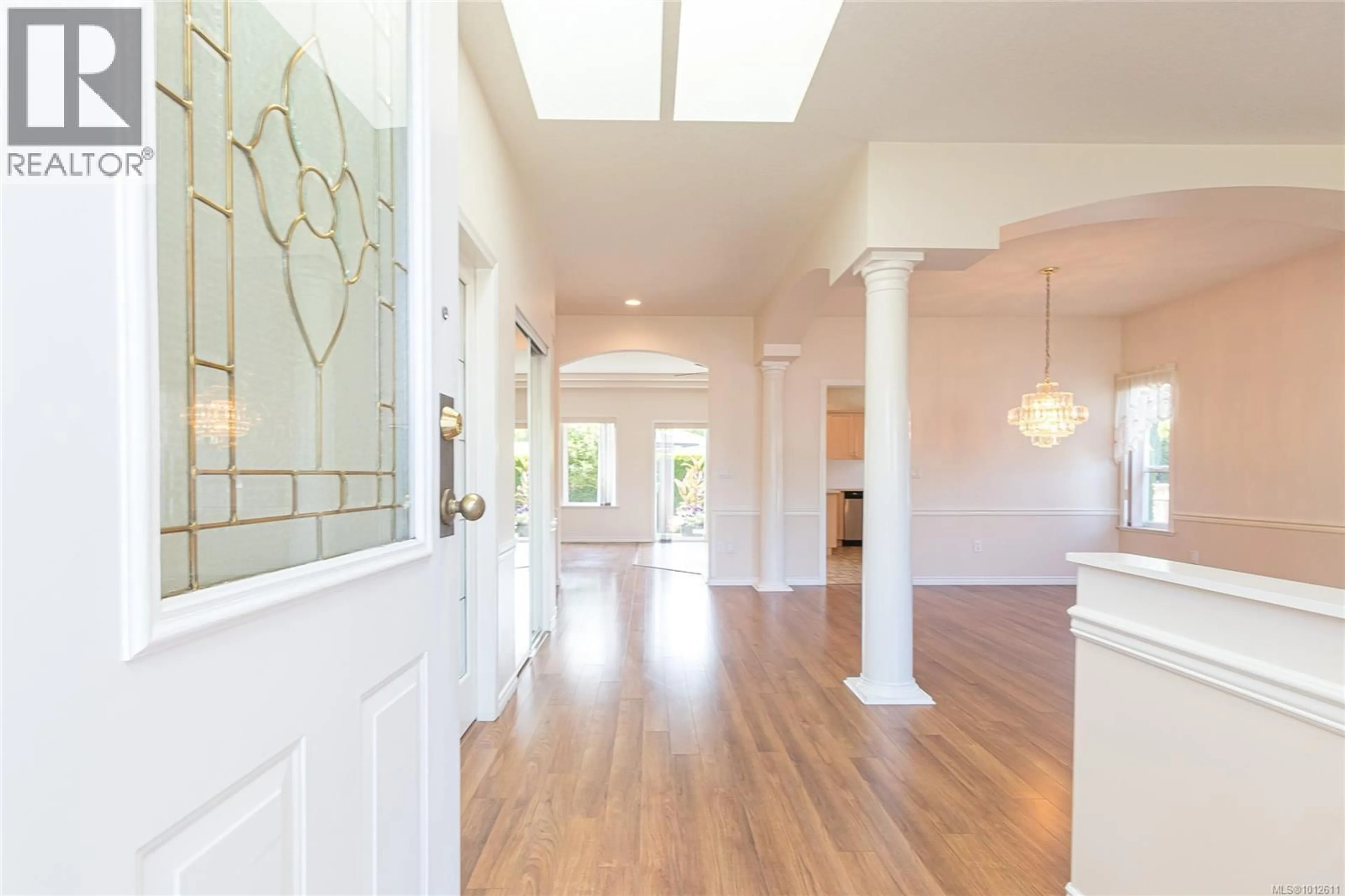 Indoor foyer for 4302 INDIGO LANE, Saanich British Columbia V8N6L1