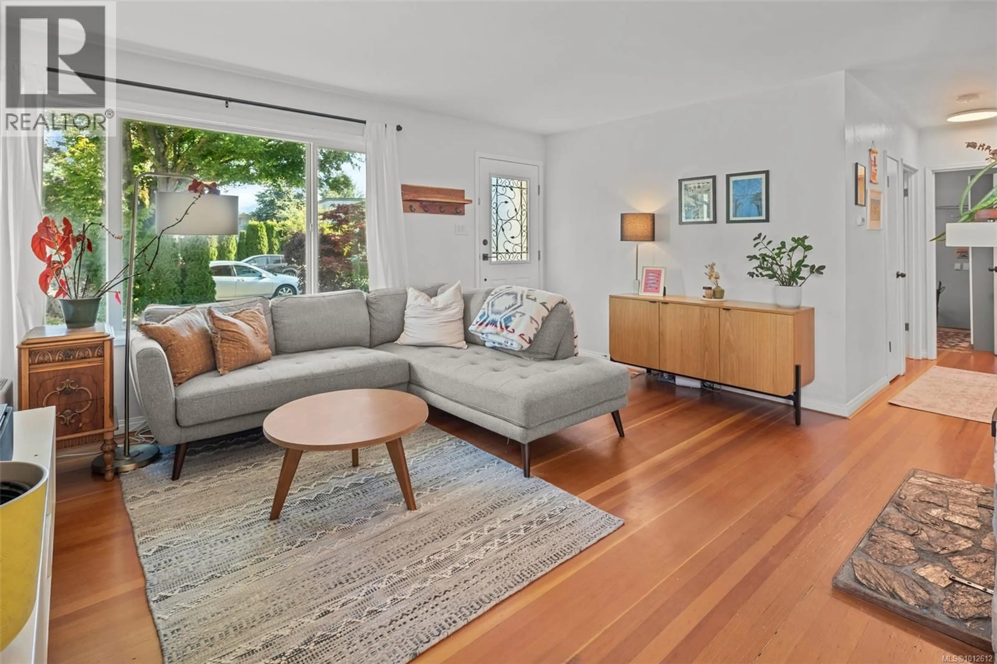 Living room with furniture, unknown for 1731 NEWTON STREET, Victoria British Columbia V8R2R1