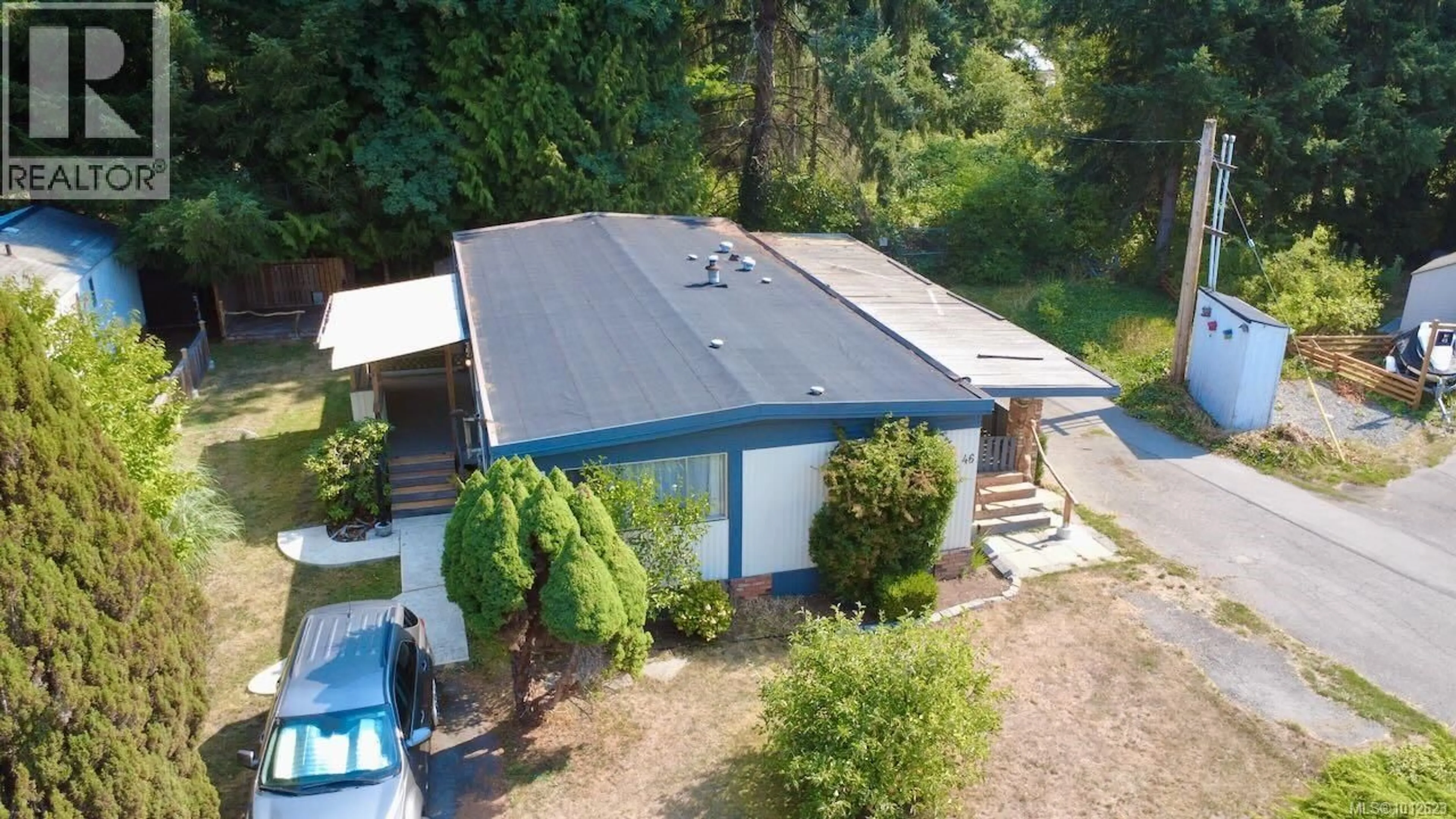 A pic from outside/outdoor area/front of a property/back of a property/a pic from drone, unknown for 46 - 61 12TH STREET, Nanaimo British Columbia V9R6L3