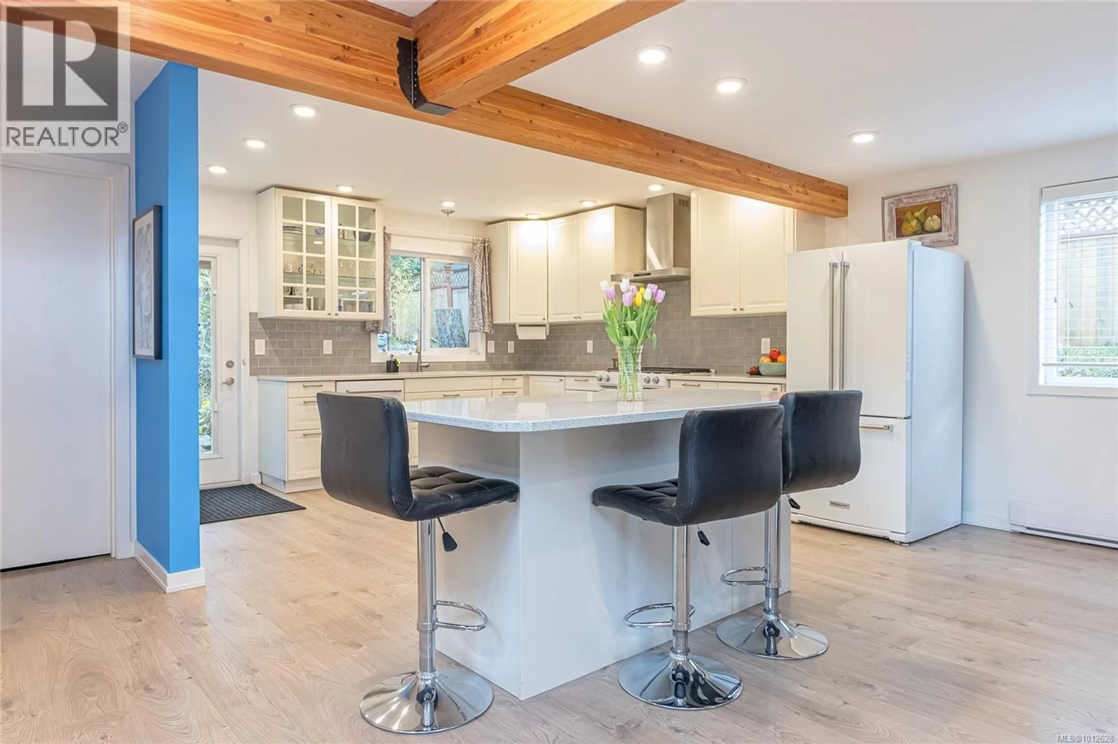 Contemporary kitchen, unknown for 4835 BLACK BEAR RIDGE, Nanaimo British Columbia V9T5E2