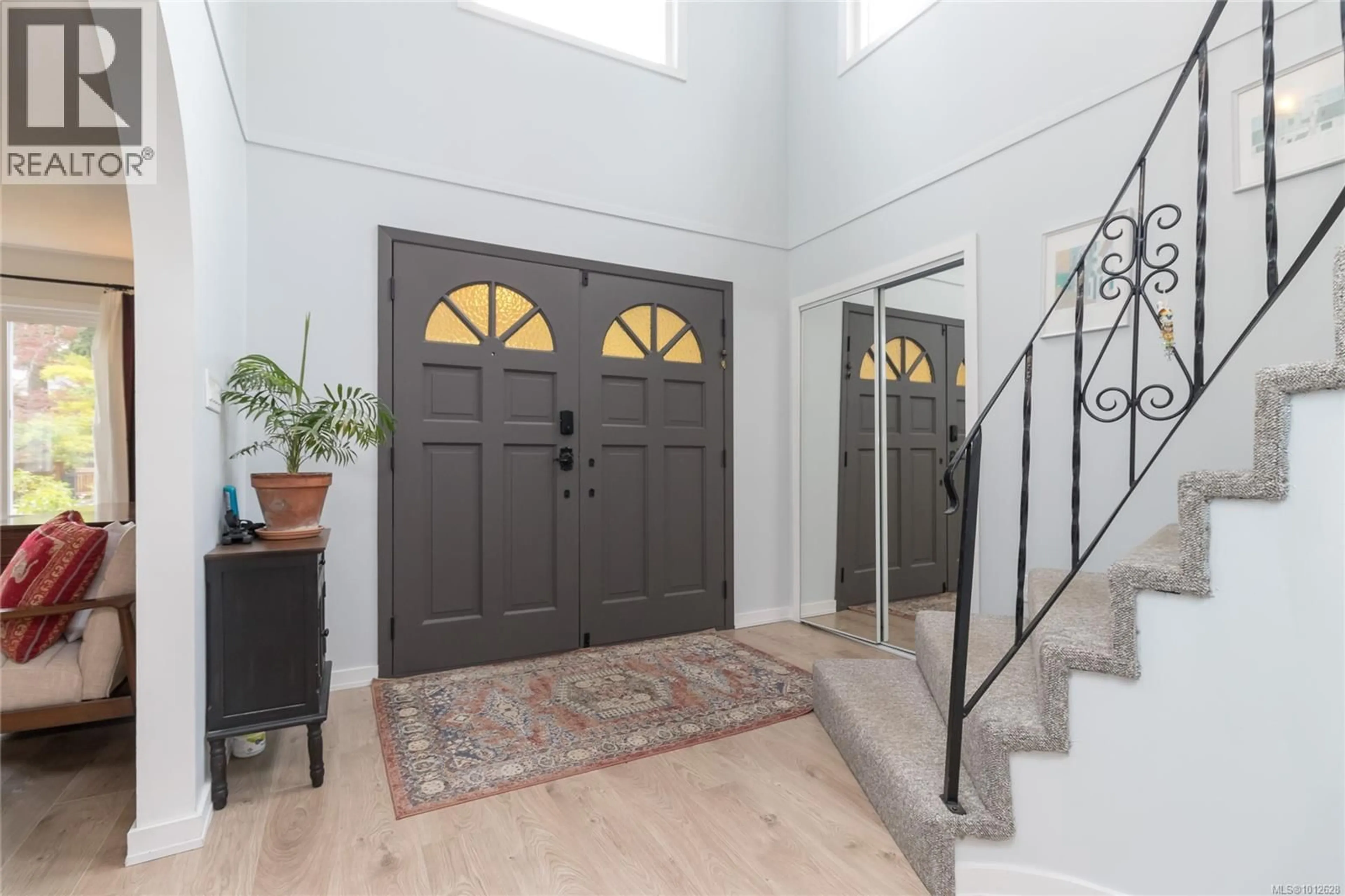Indoor entryway for 4835 BLACK BEAR RIDGE, Nanaimo British Columbia V9T5E2