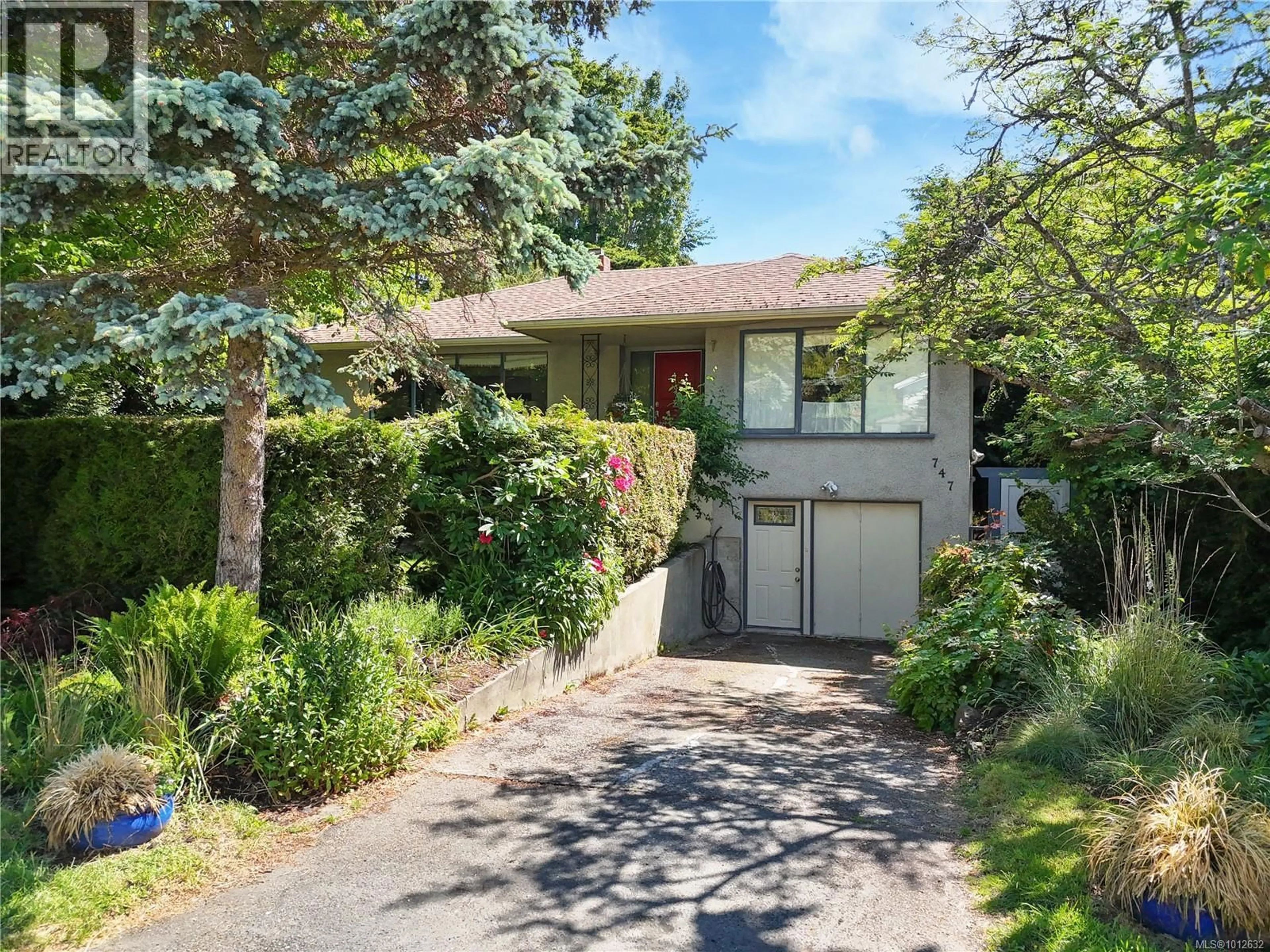 Unknown for 747 FALKLAND ROAD, Oak Bay British Columbia V8S4L9