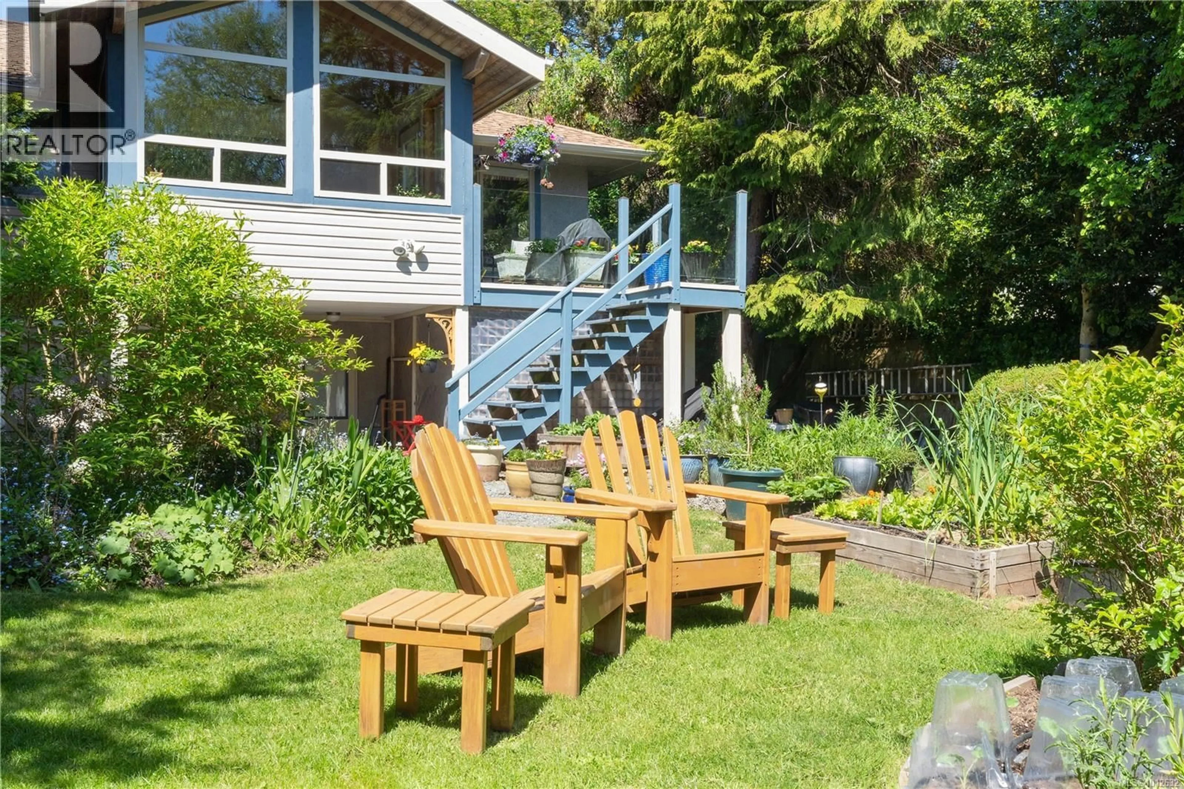 Patio, water/lake/river/ocean view for 747 FALKLAND ROAD, Oak Bay British Columbia V8S4L9