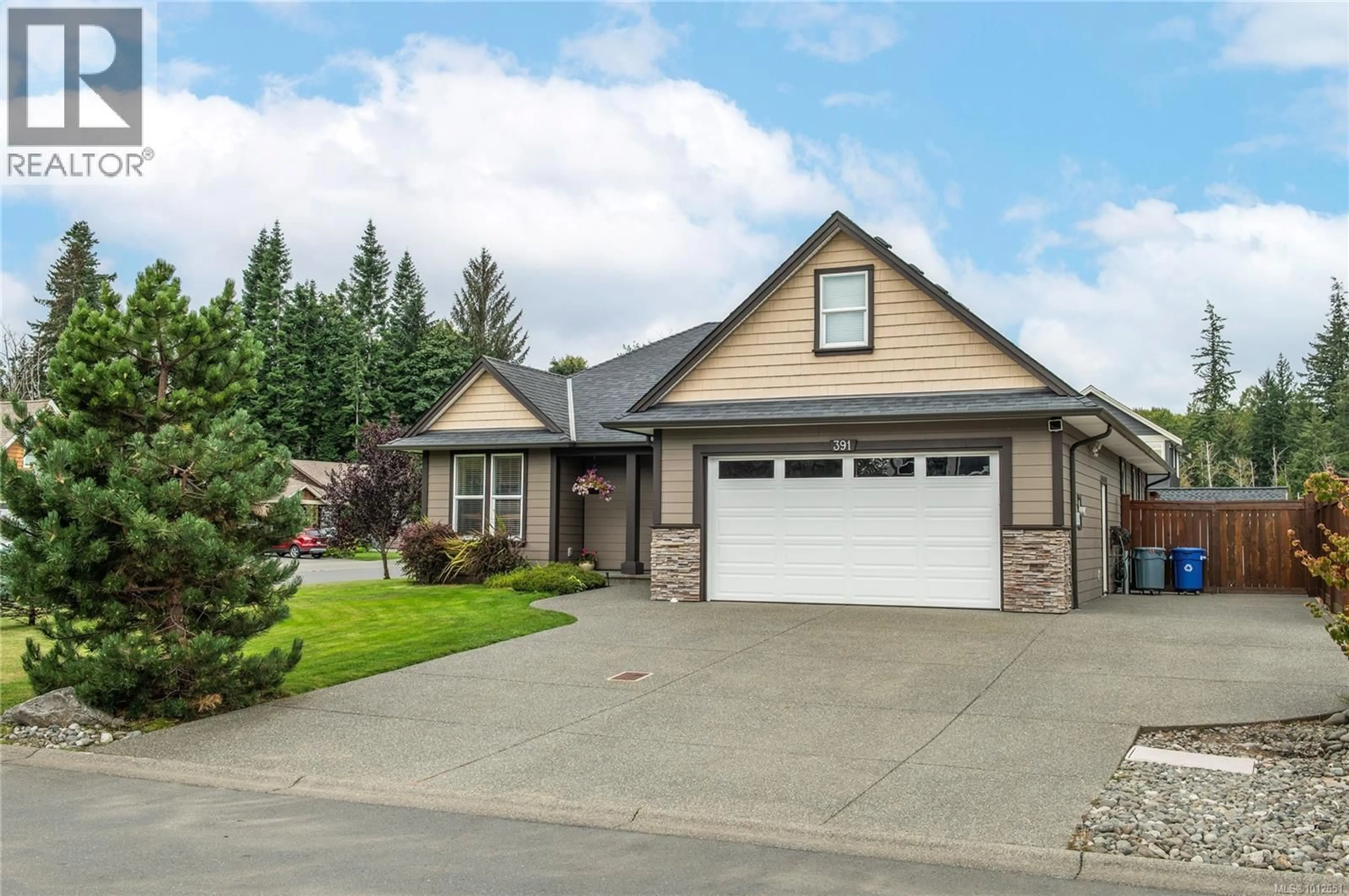 Home with vinyl exterior material, street for 391 SERENITY DRIVE, Campbell River British Columbia V9W0A6
