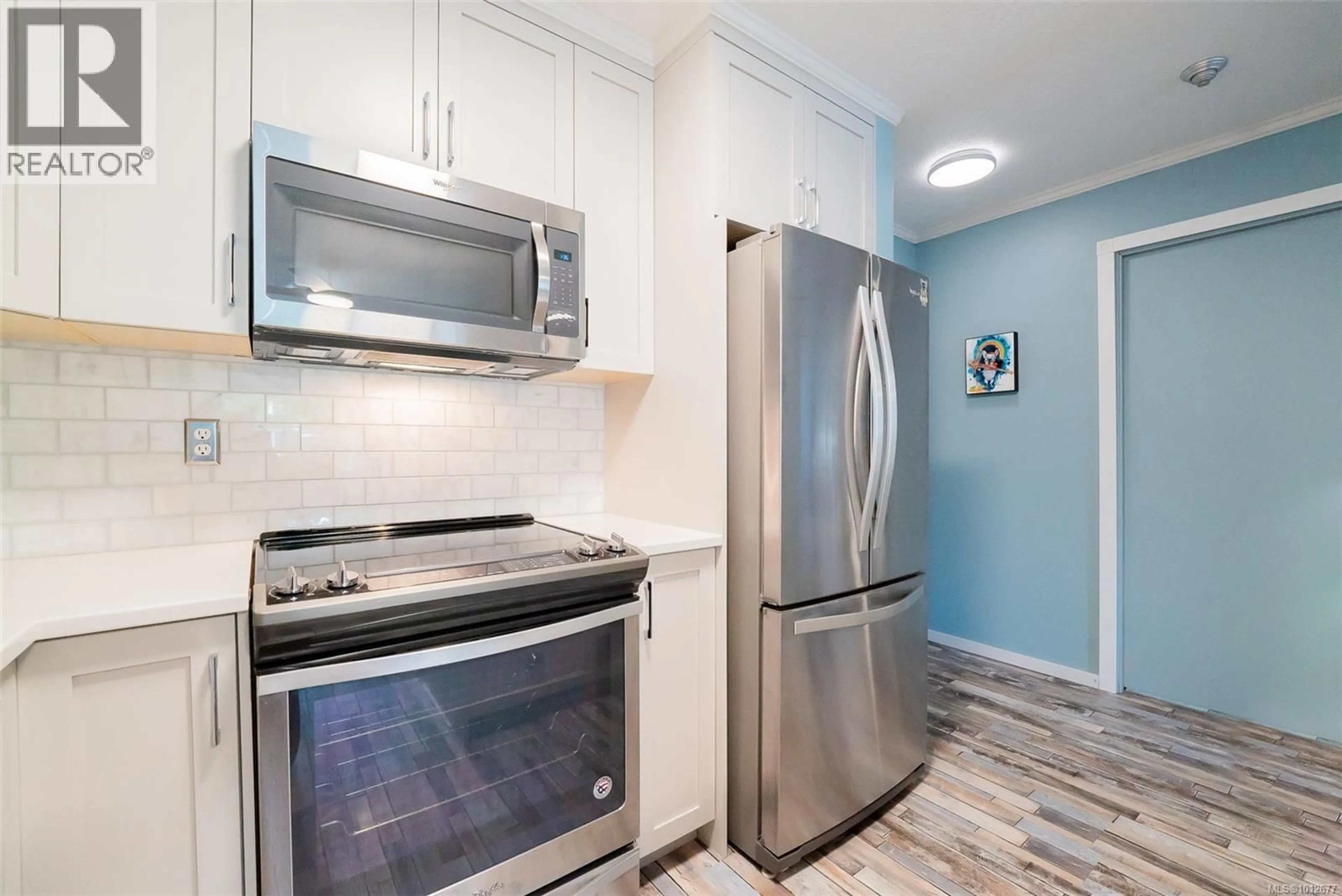 Standard kitchen, unknown for 205 - 100 DAWES STREET, Nanaimo British Columbia V9S1A3