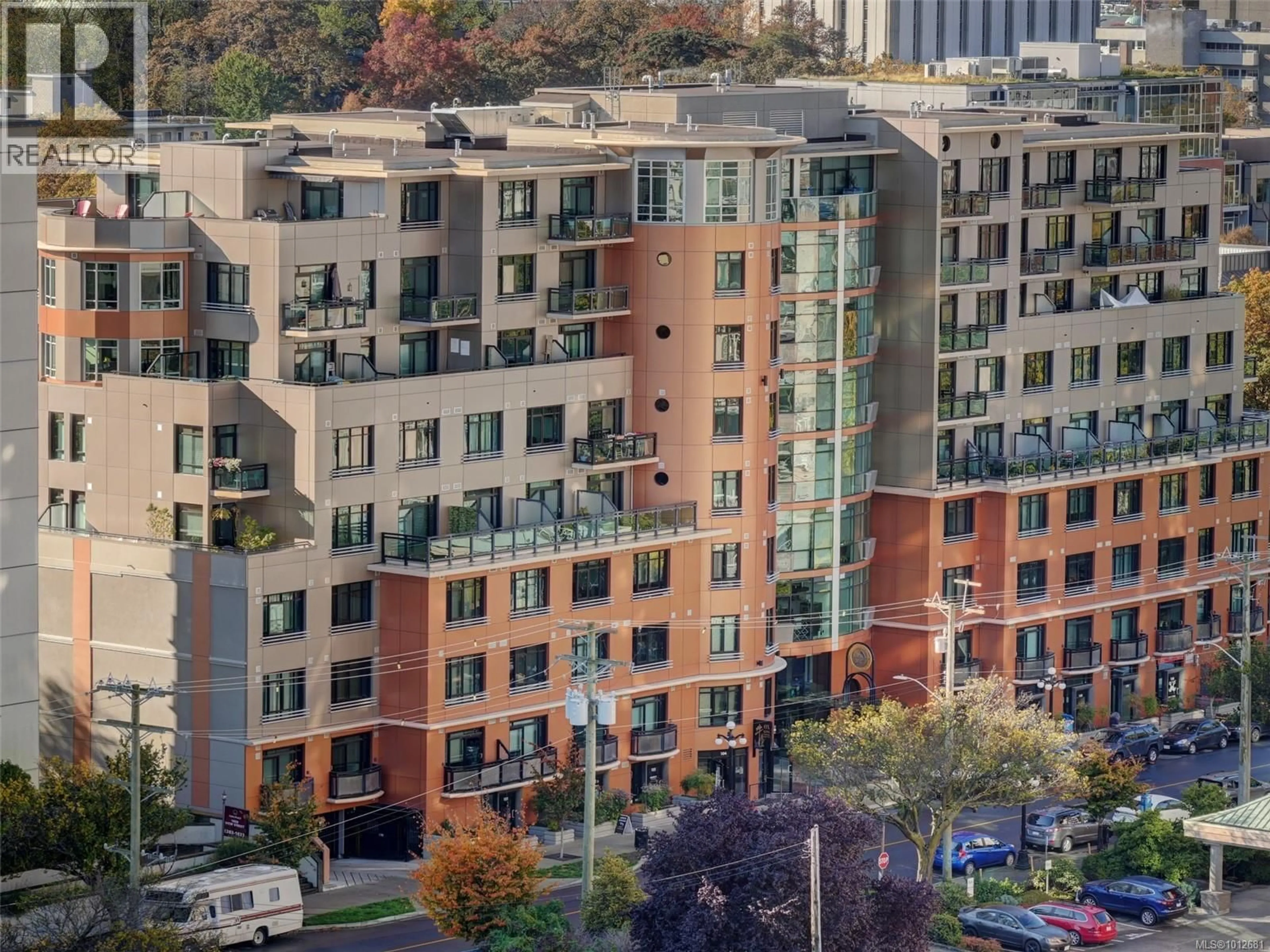 A pic from outside/outdoor area/front of a property/back of a property/a pic from drone, city buildings view from balcony for 822 - 1029 VIEW STREET, Victoria British Columbia V8V0C9