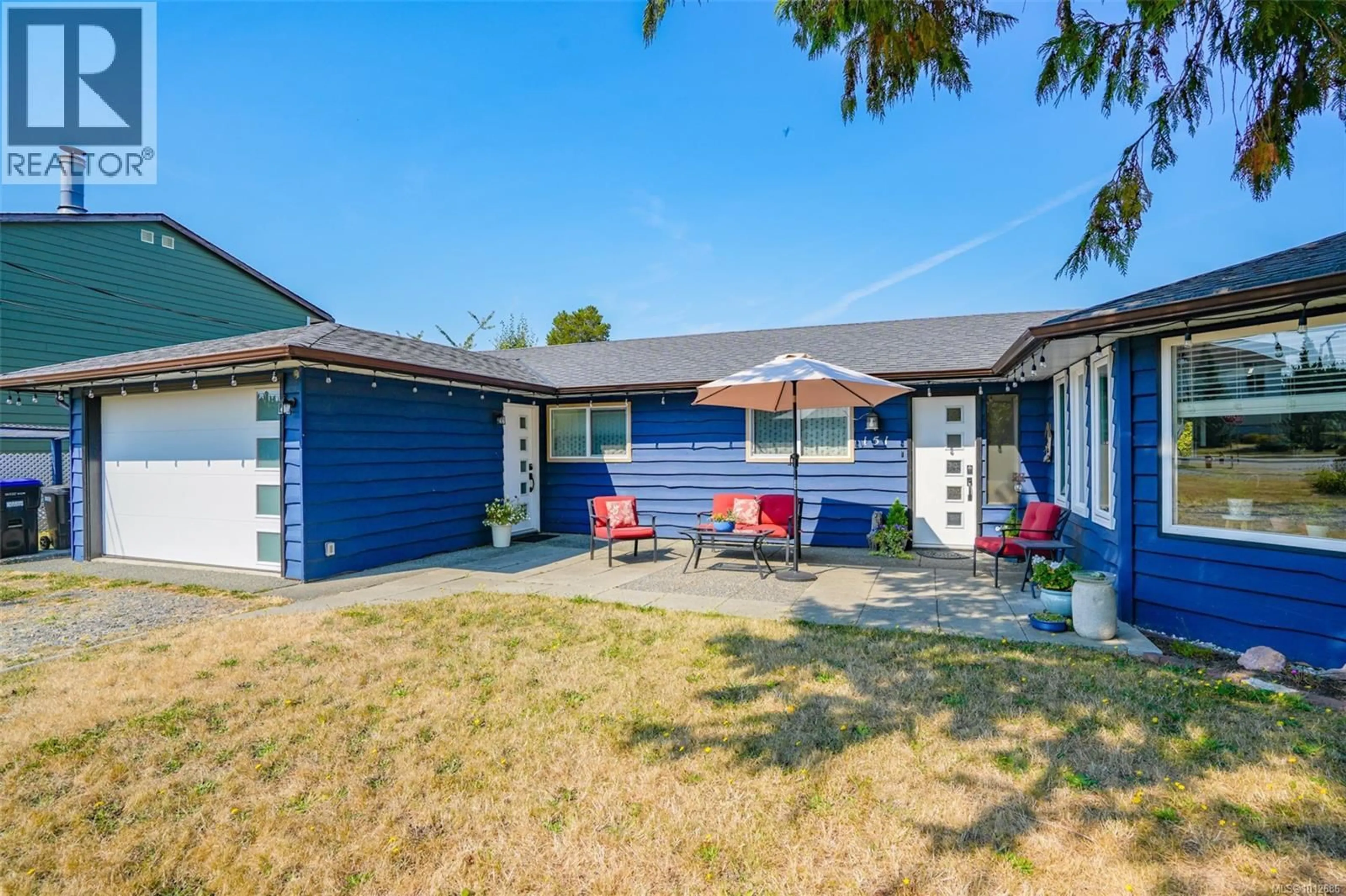 Home with vinyl exterior material, street for 151 COOPER PLACE, Parksville British Columbia V9P1M4