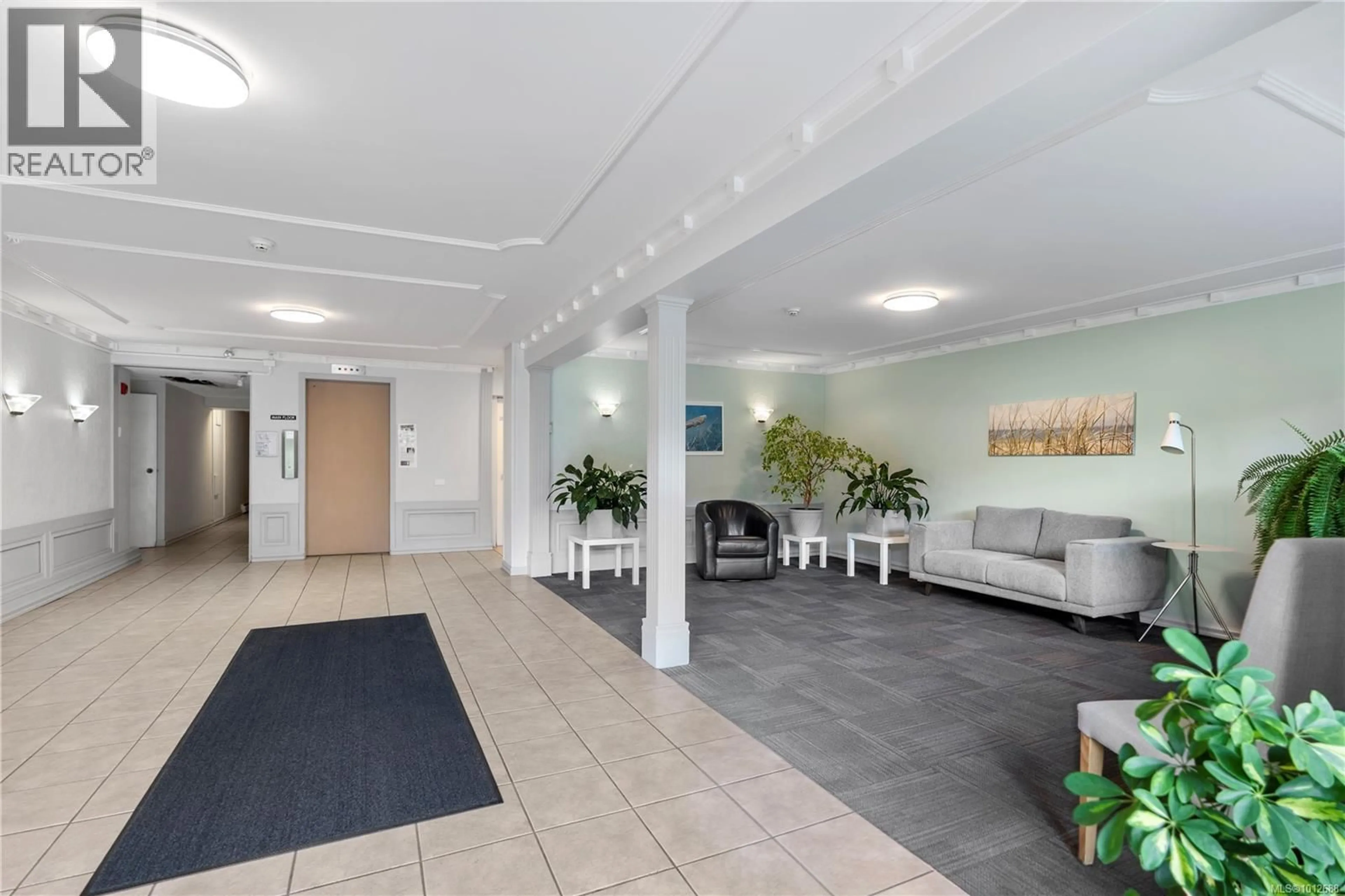 Lobby for 127 - 1680 POPLAR AVENUE, Saanich British Columbia V8P4K7