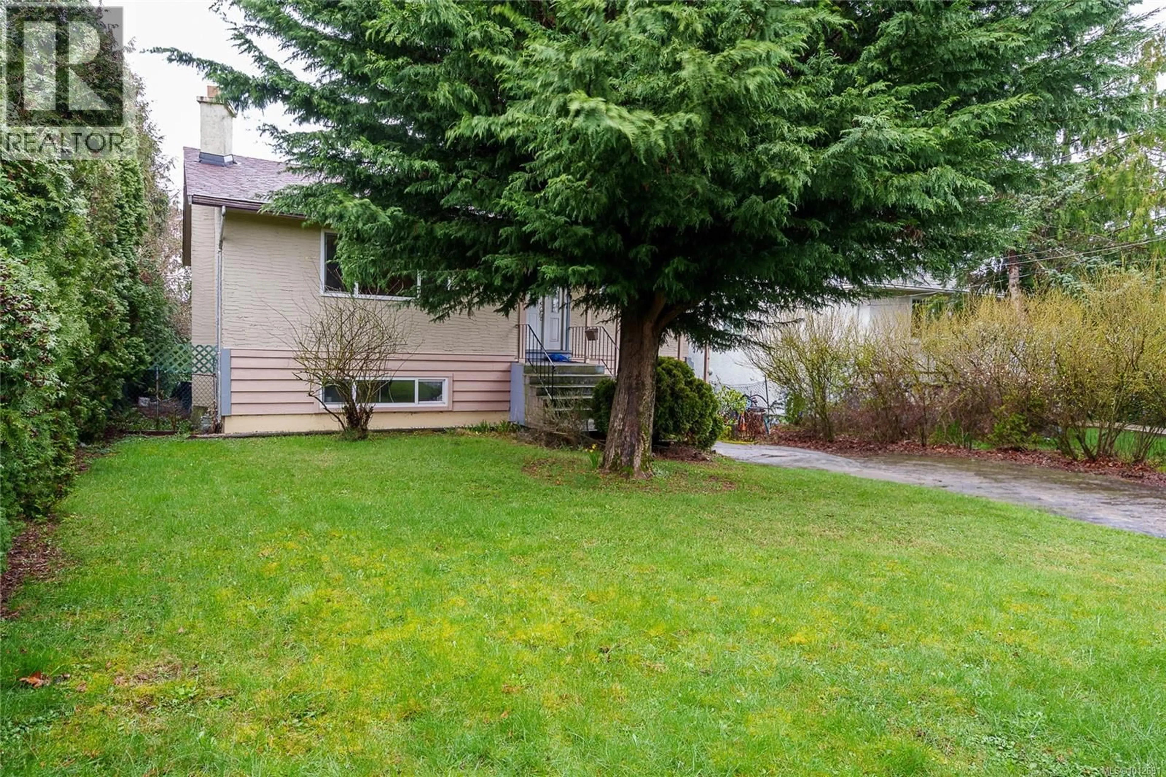 Patio, street for 1819 FELTHAM ROAD, Saanich British Columbia V8N2A4