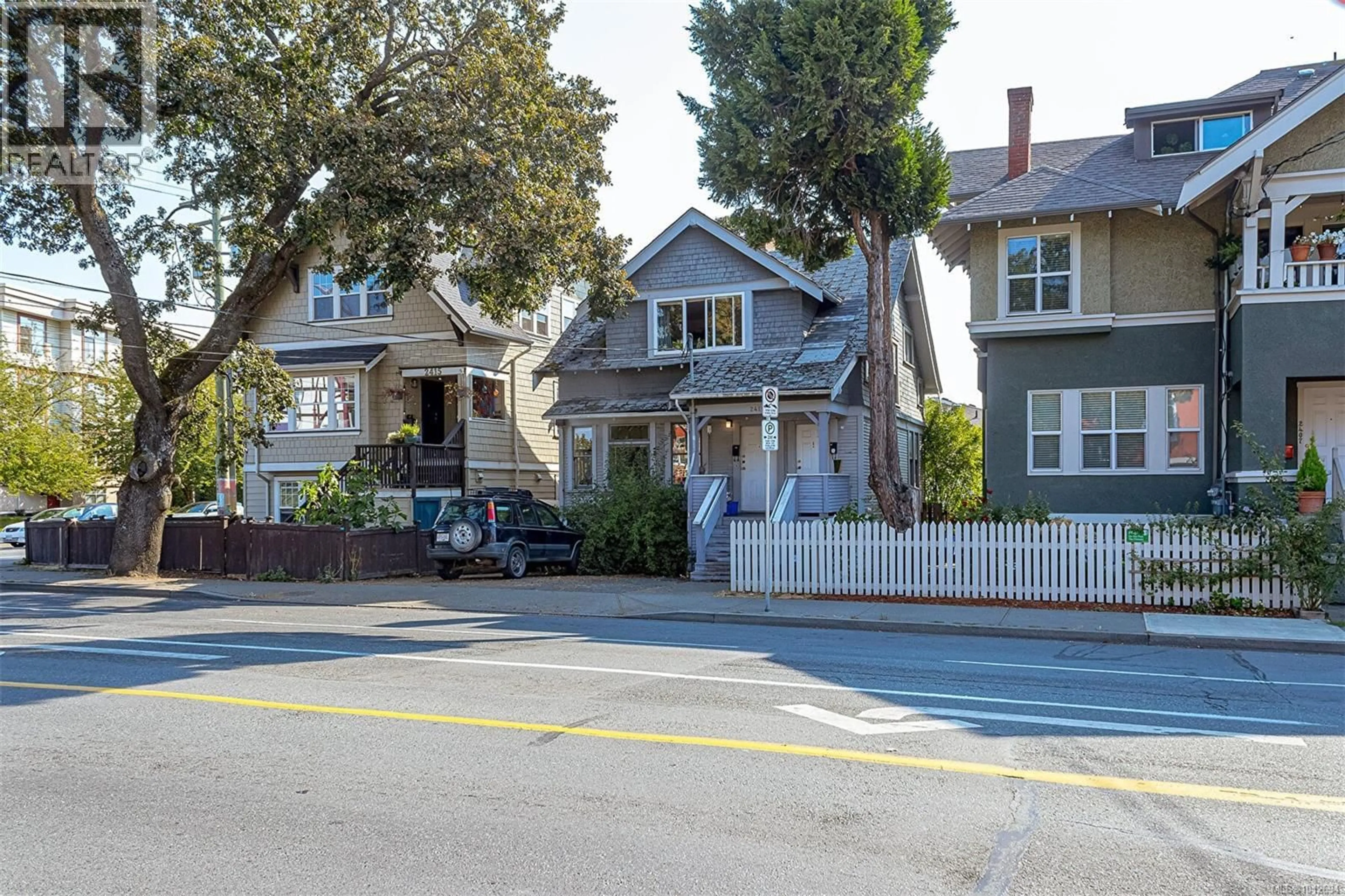Unknown for 2411 QUADRA STREET, Victoria British Columbia V8P2S1