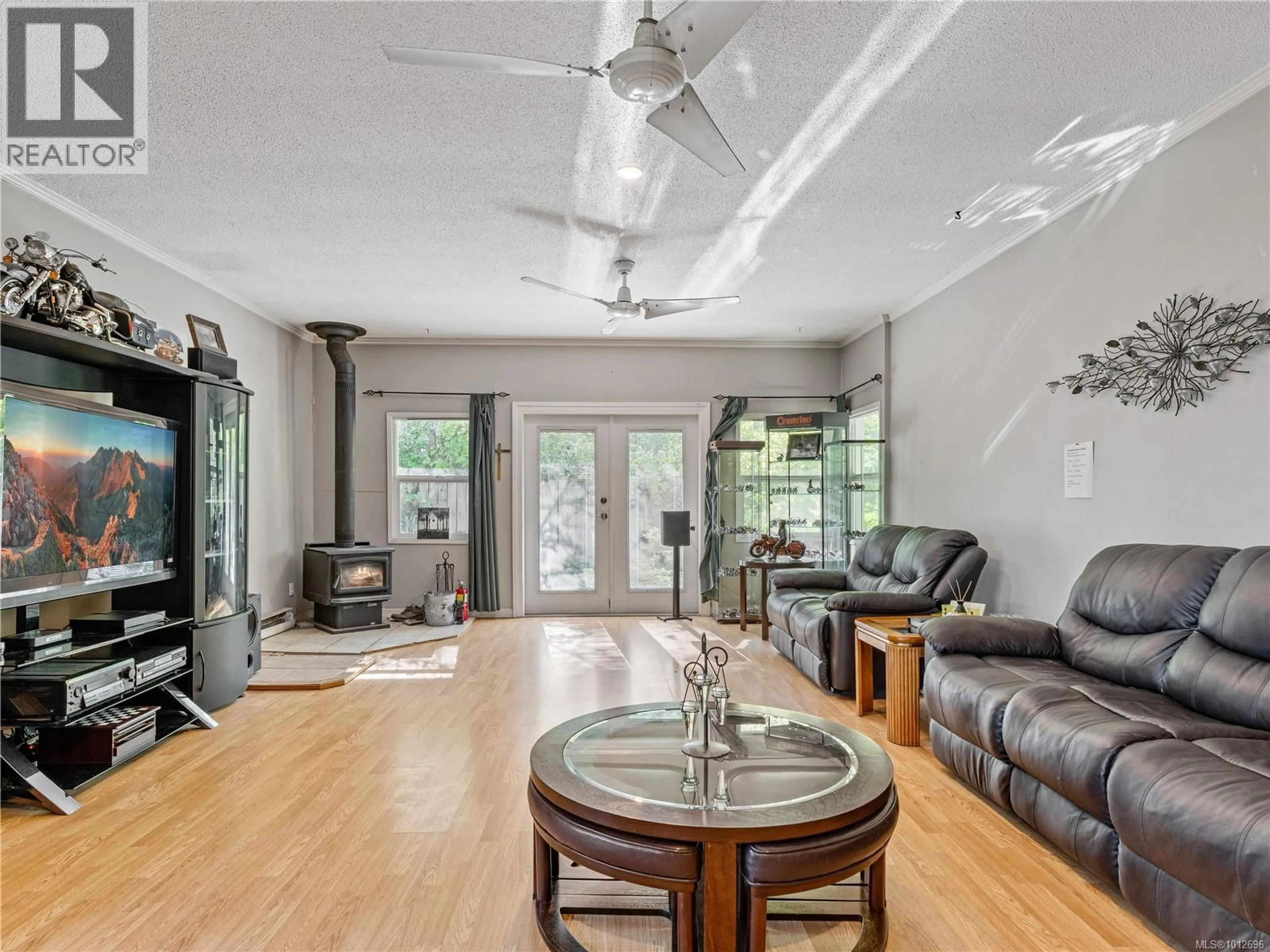 Living room with furniture, unknown for 1546 GRANDOM PLACE, Nanaimo British Columbia V9X1S5