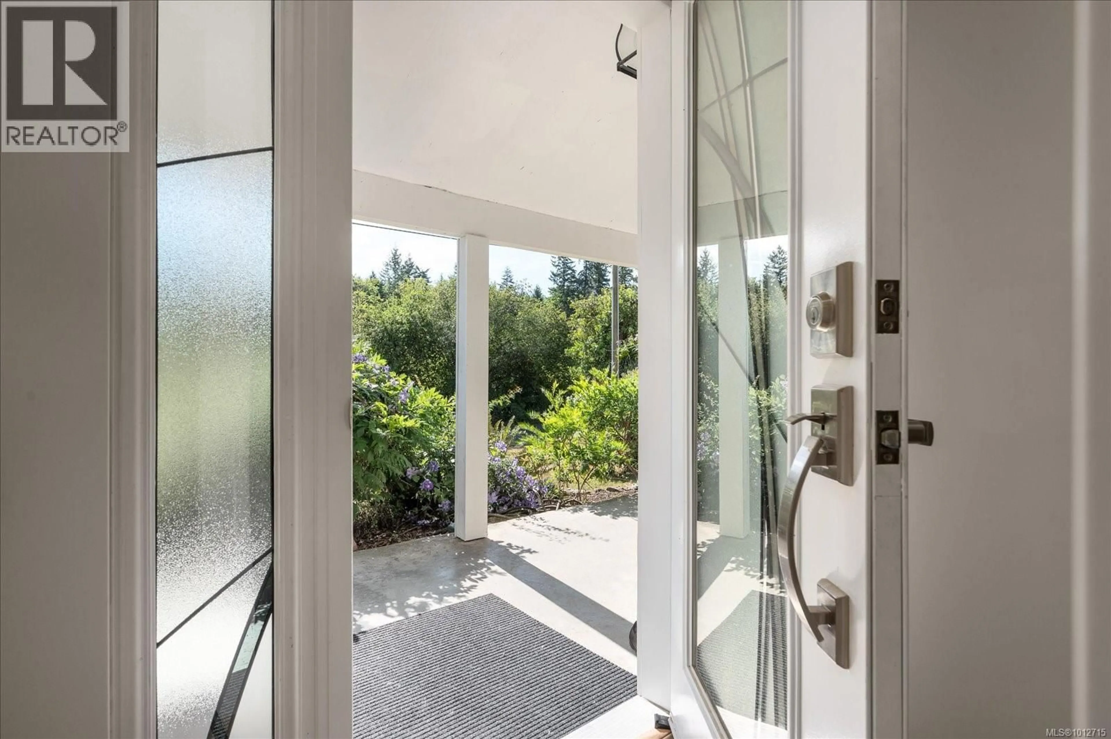 Indoor entryway for 1373 FIELDING ROAD, Nanaimo British Columbia V9X1K8