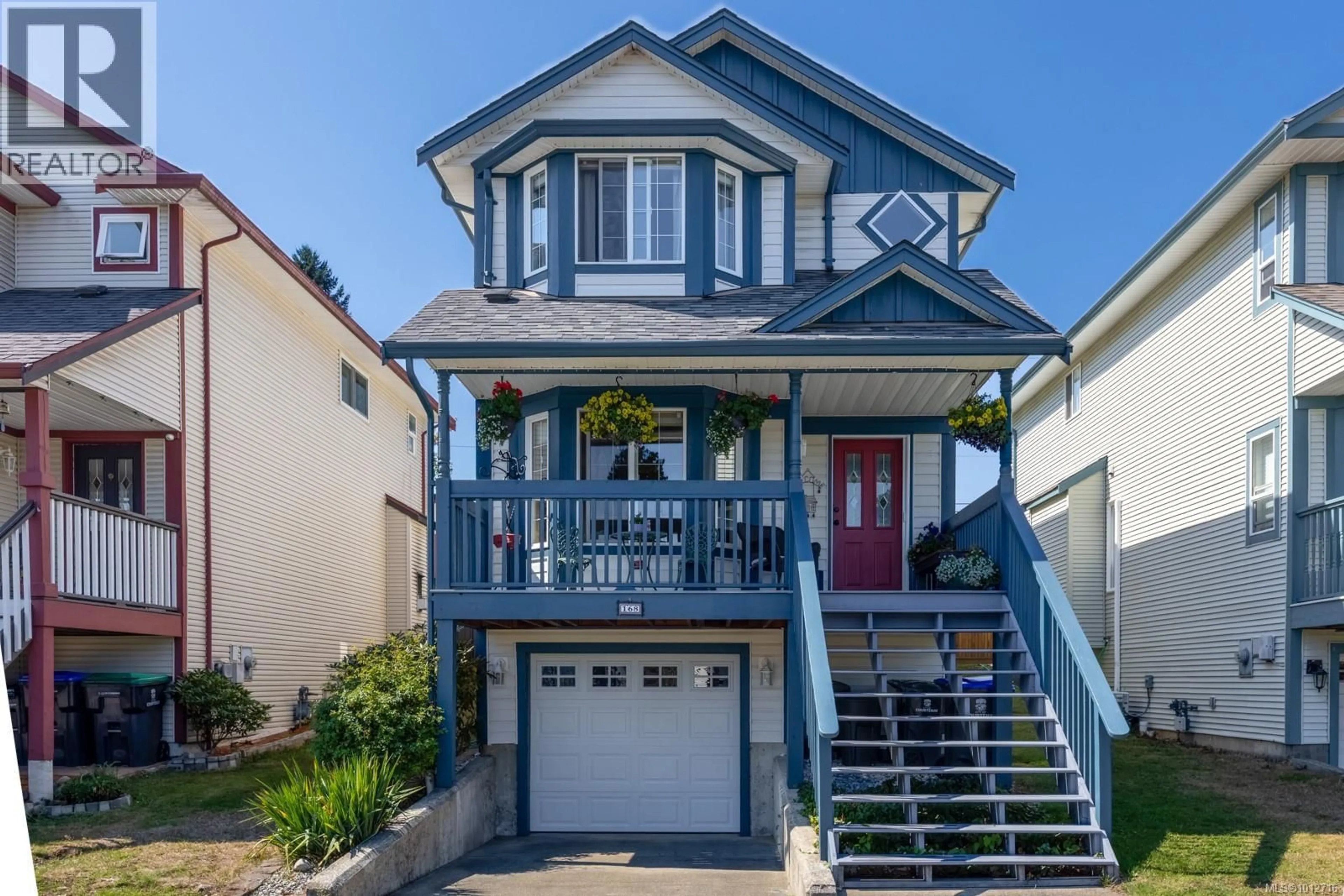 Home with vinyl exterior material, street for 168 - 202 31ST STREET, Courtenay British Columbia V9N7T8