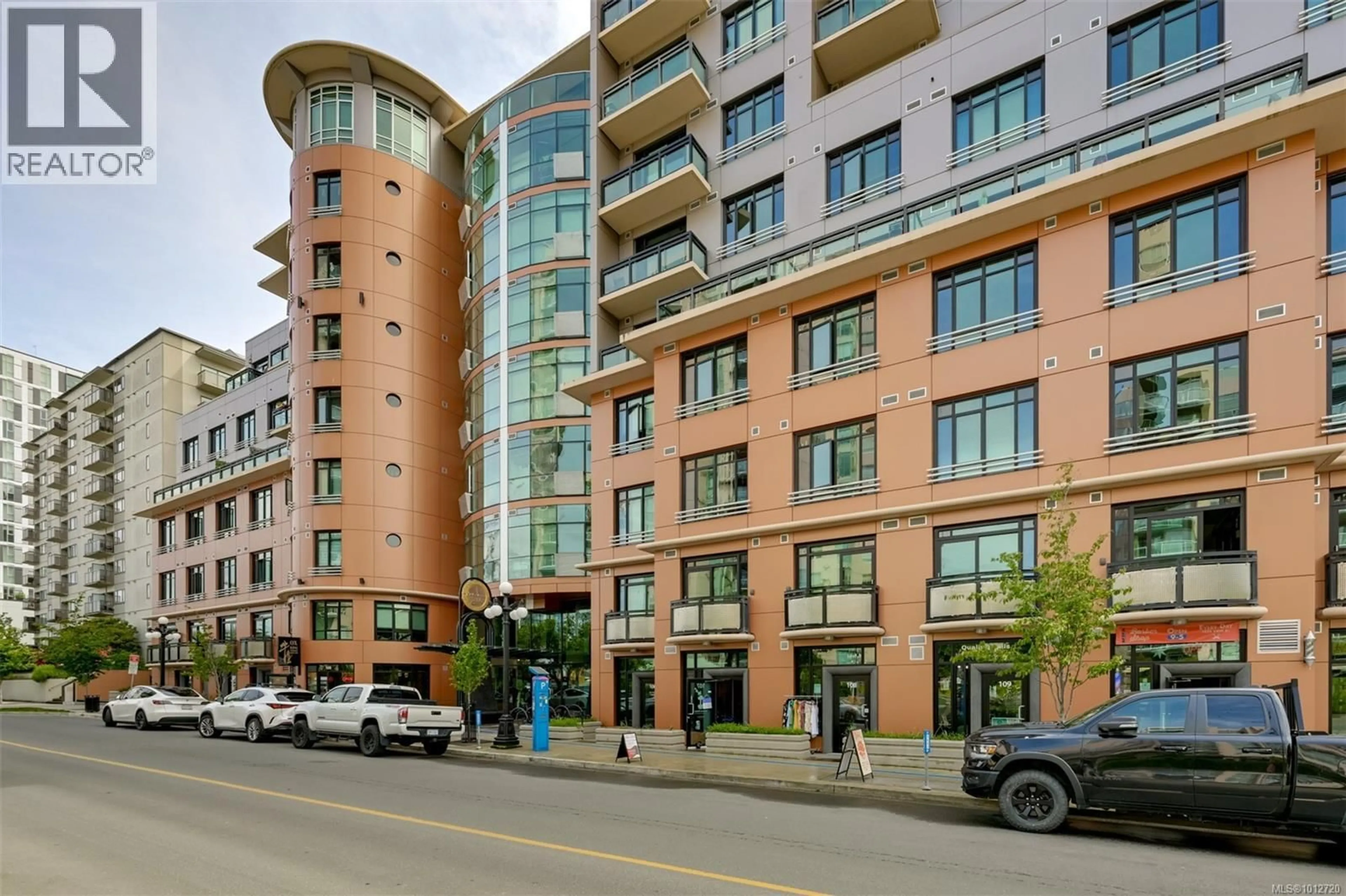 Patio, unknown for 523 - 1029 VIEW STREET, Victoria British Columbia V8V0C9