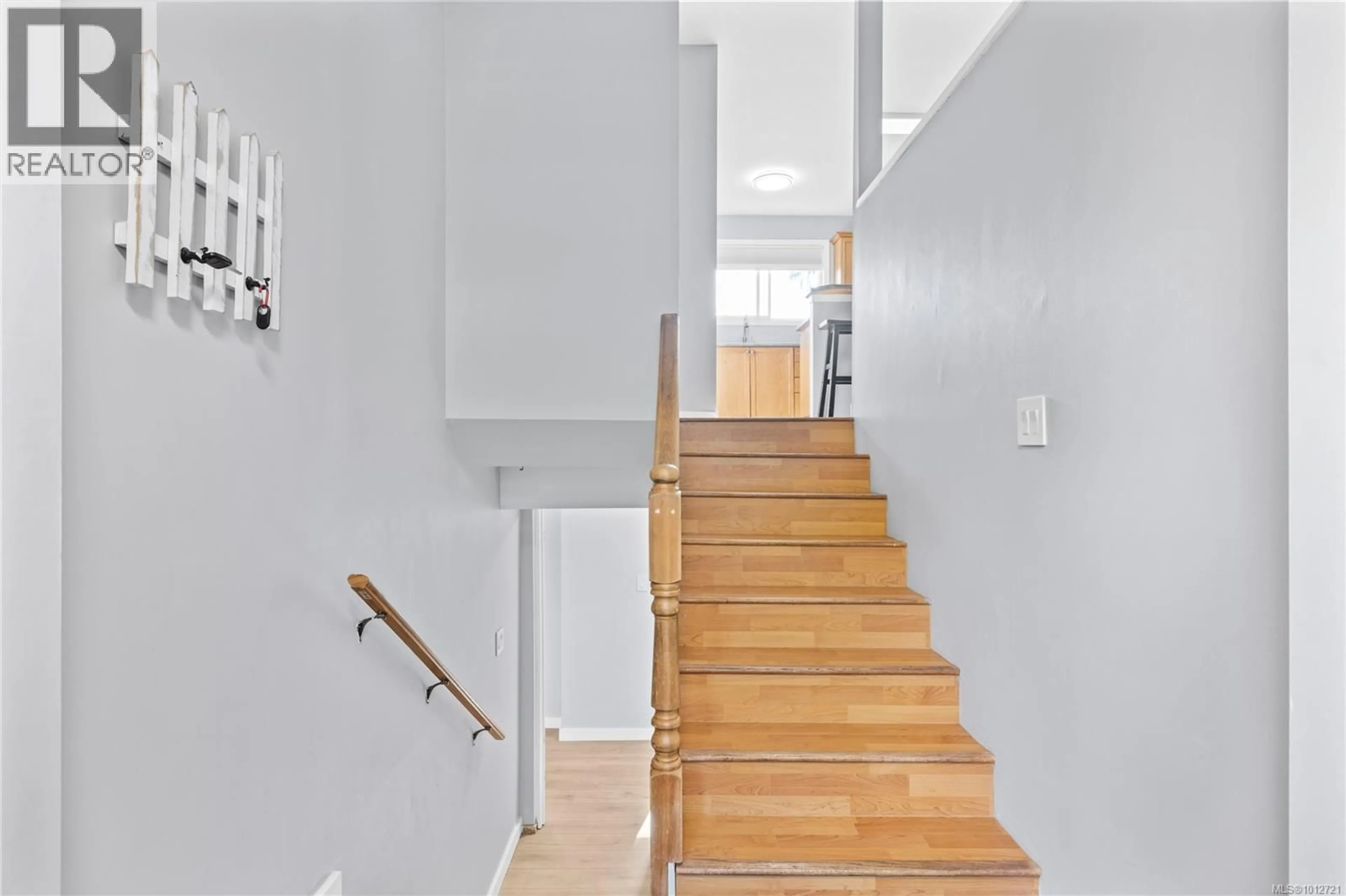 Stairs for 1942 CINNABAR DRIVE, Nanaimo British Columbia V9X1C3