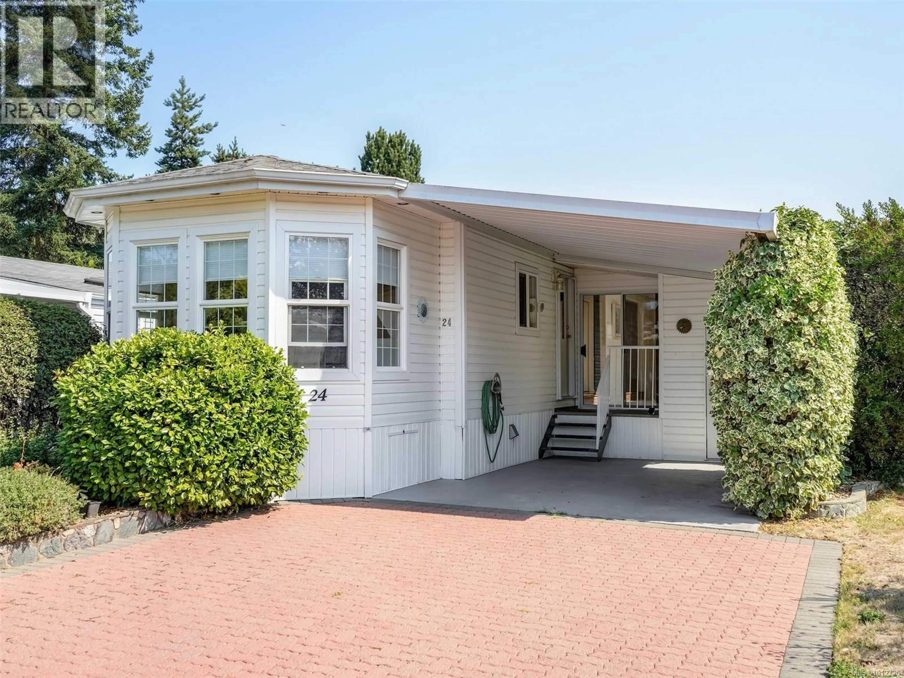 Home with vinyl exterior material, street for 24 - 7401 CENTRAL SAANICH ROAD, Central Saanich British Columbia V8M2B5