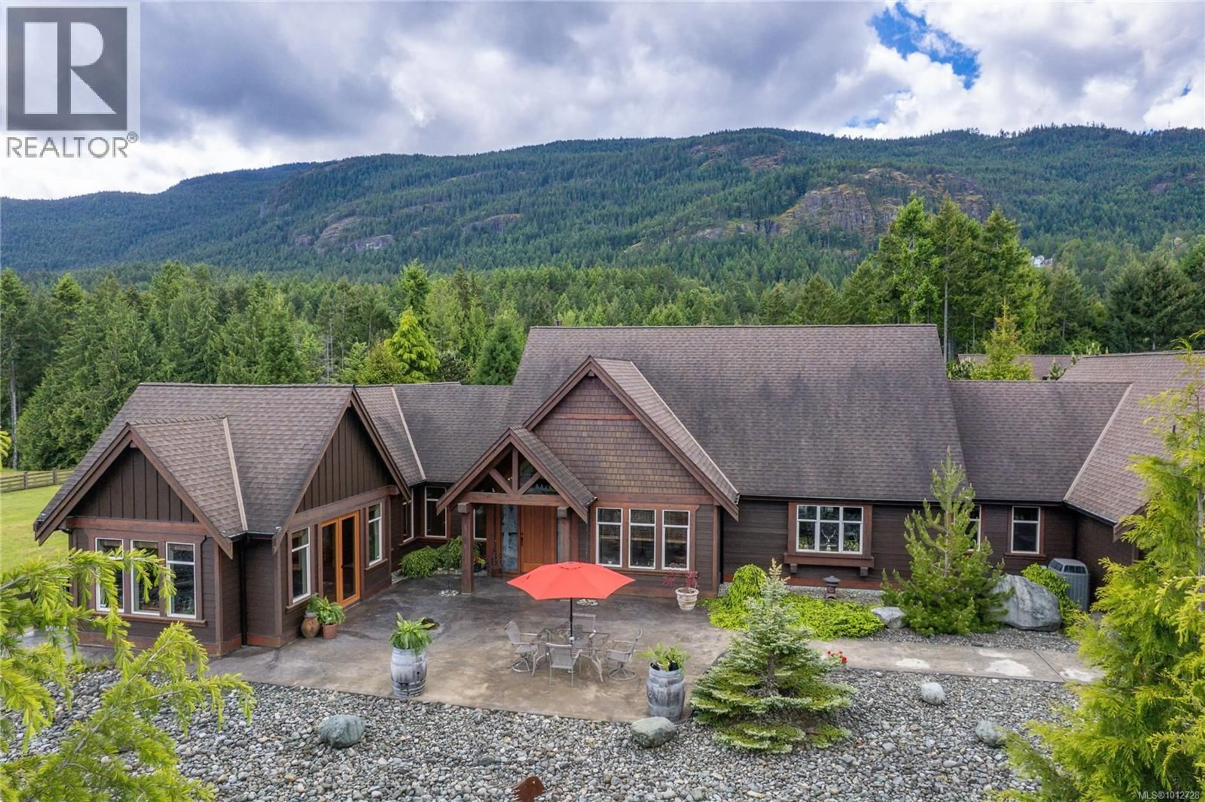 A pic from outside/outdoor area/front of a property/back of a property/a pic from drone, mountain view for 3237 RIDGEVIEW PLACE, Nanaimo British Columbia V9R7C7