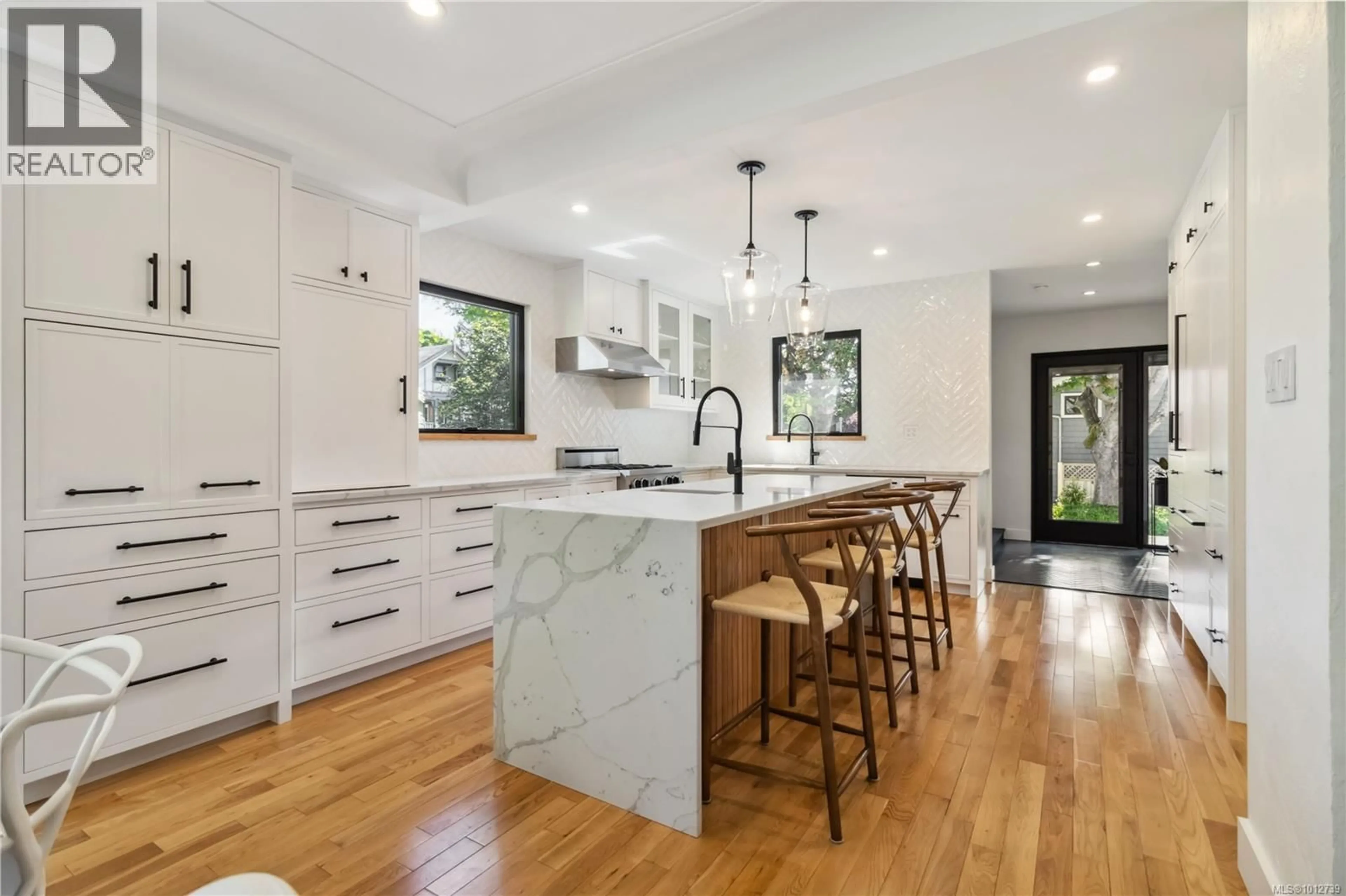 Open concept kitchen, unknown for 325 LINDEN AVENUE, Victoria British Columbia V8V4E8