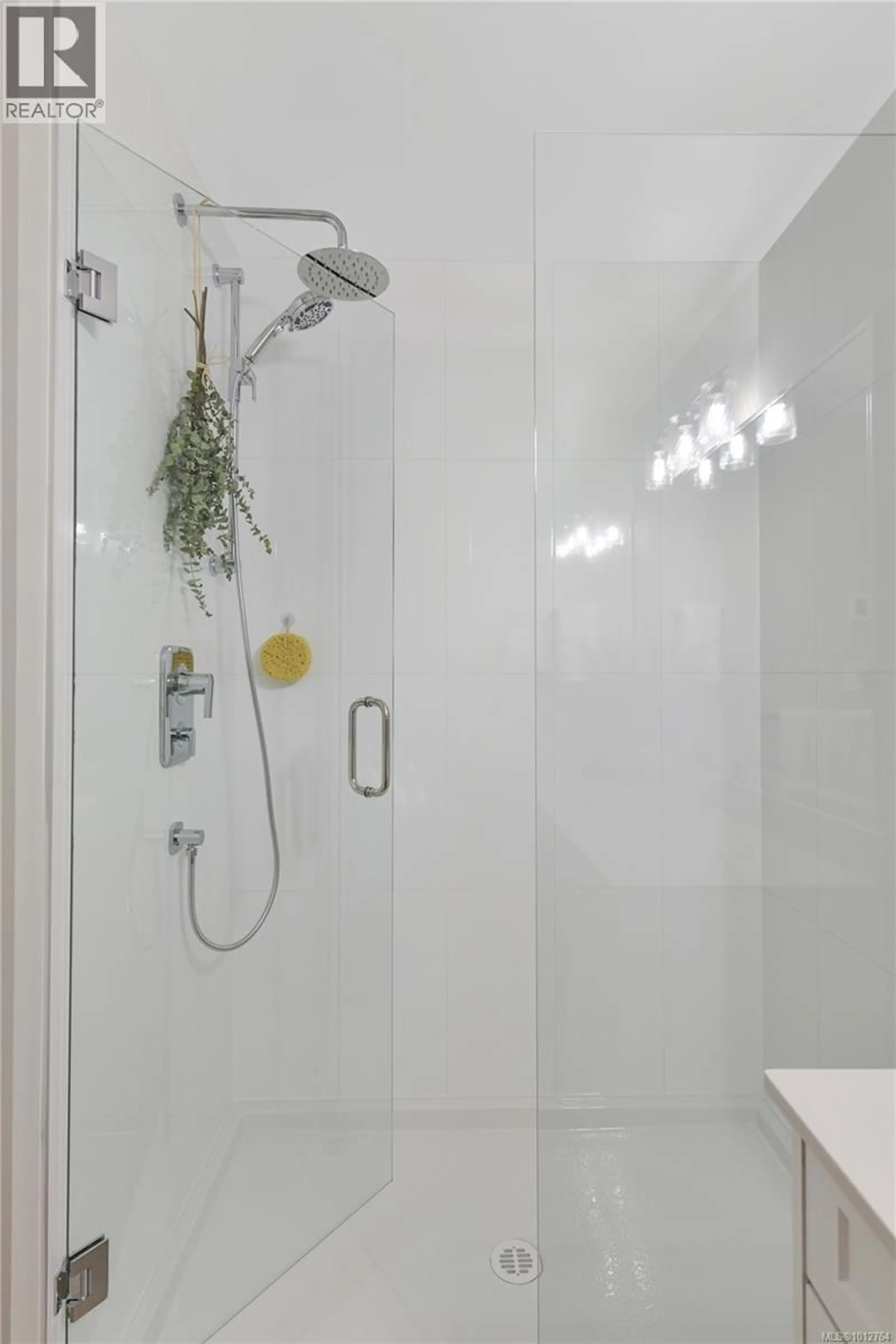 Contemporary bathroom, ceramic/tile floor for 1552 ATLAS DRIVE, Langford British Columbia V9B7C4