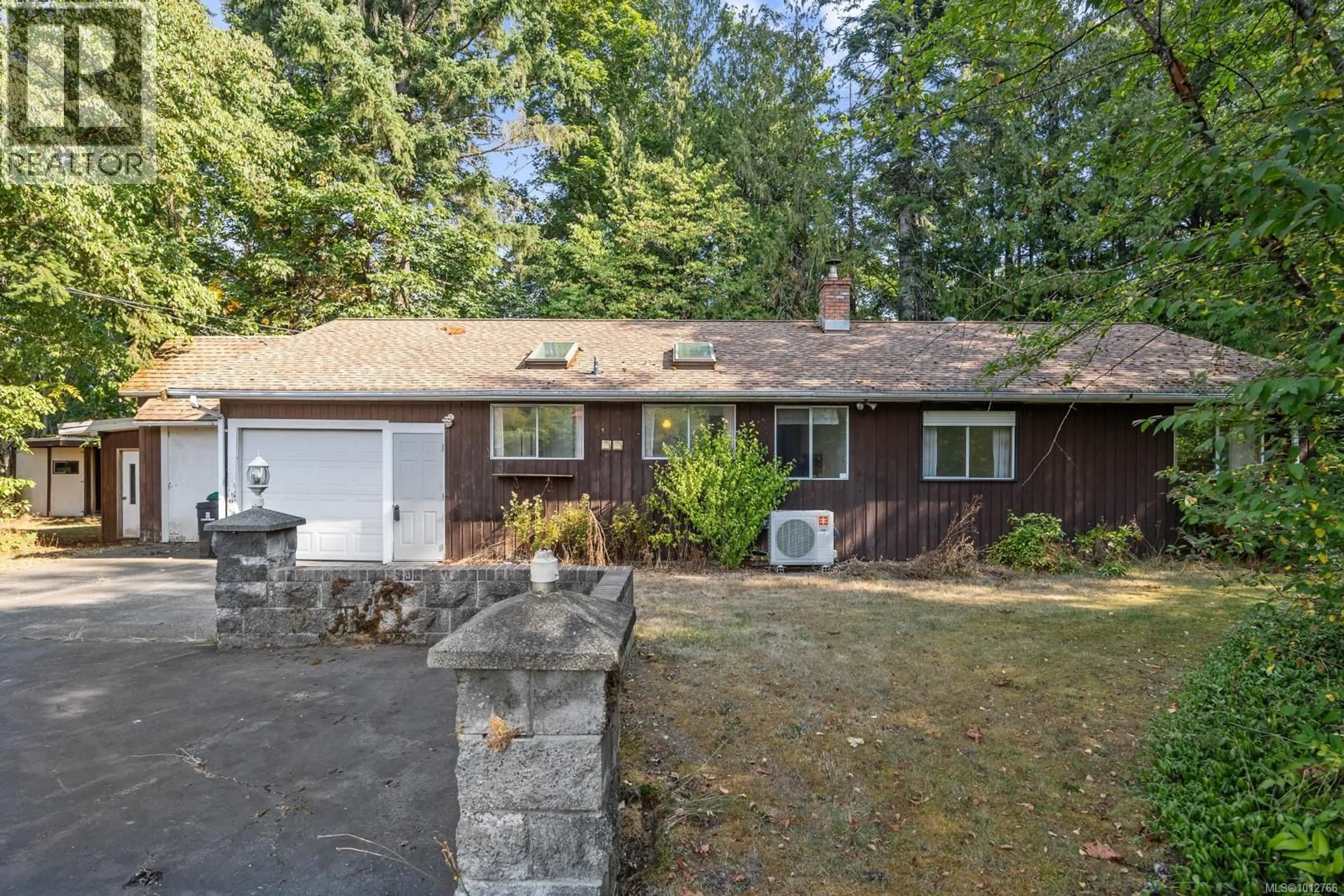 Home with vinyl exterior material, unknown for 3264 LOCKWELL ROAD, Courtenay British Columbia V9N9P4